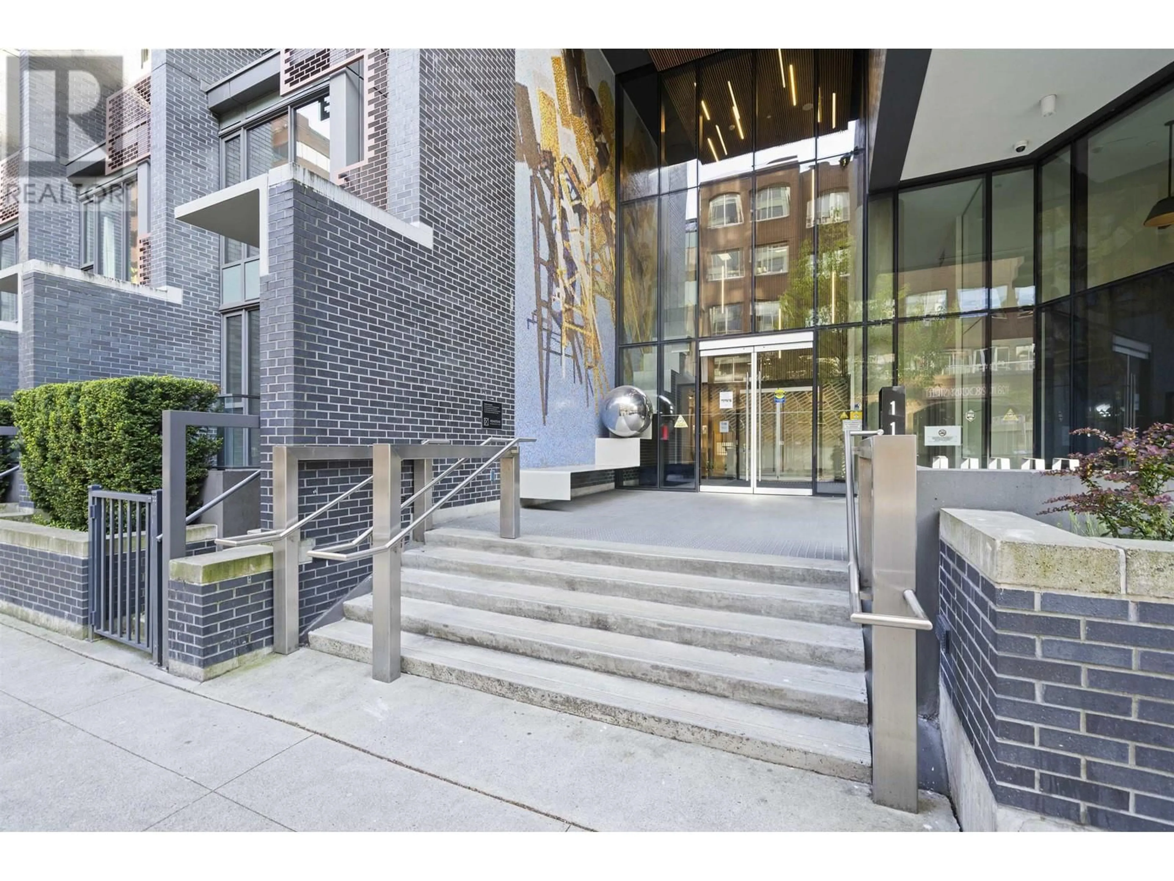 Indoor foyer for 1605 - 1133 HORNBY STREET, Vancouver British Columbia V6Z1W1