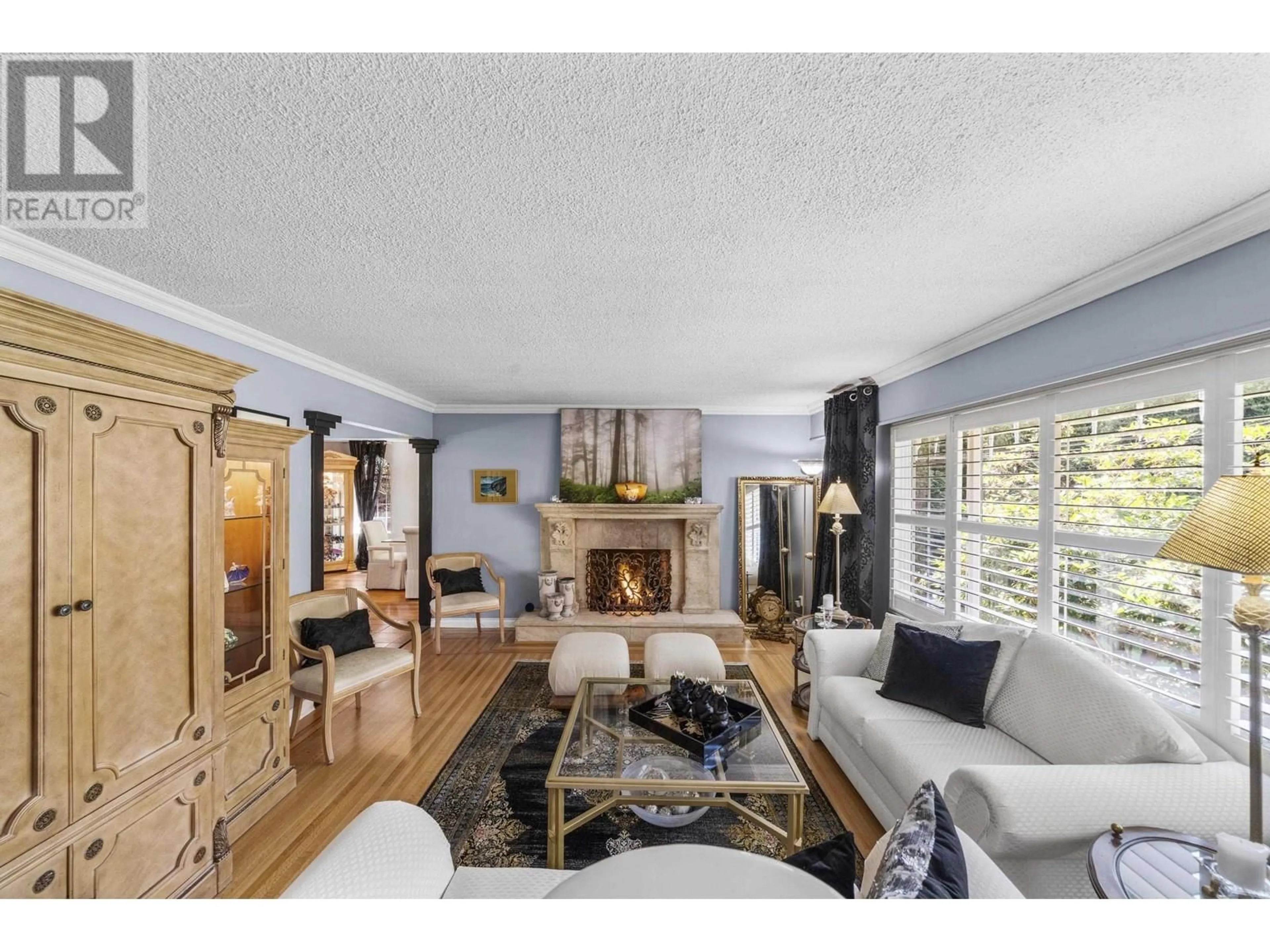 Living room with furniture, unknown for 605 VICTOR STREET, Coquitlam British Columbia V3J3V4