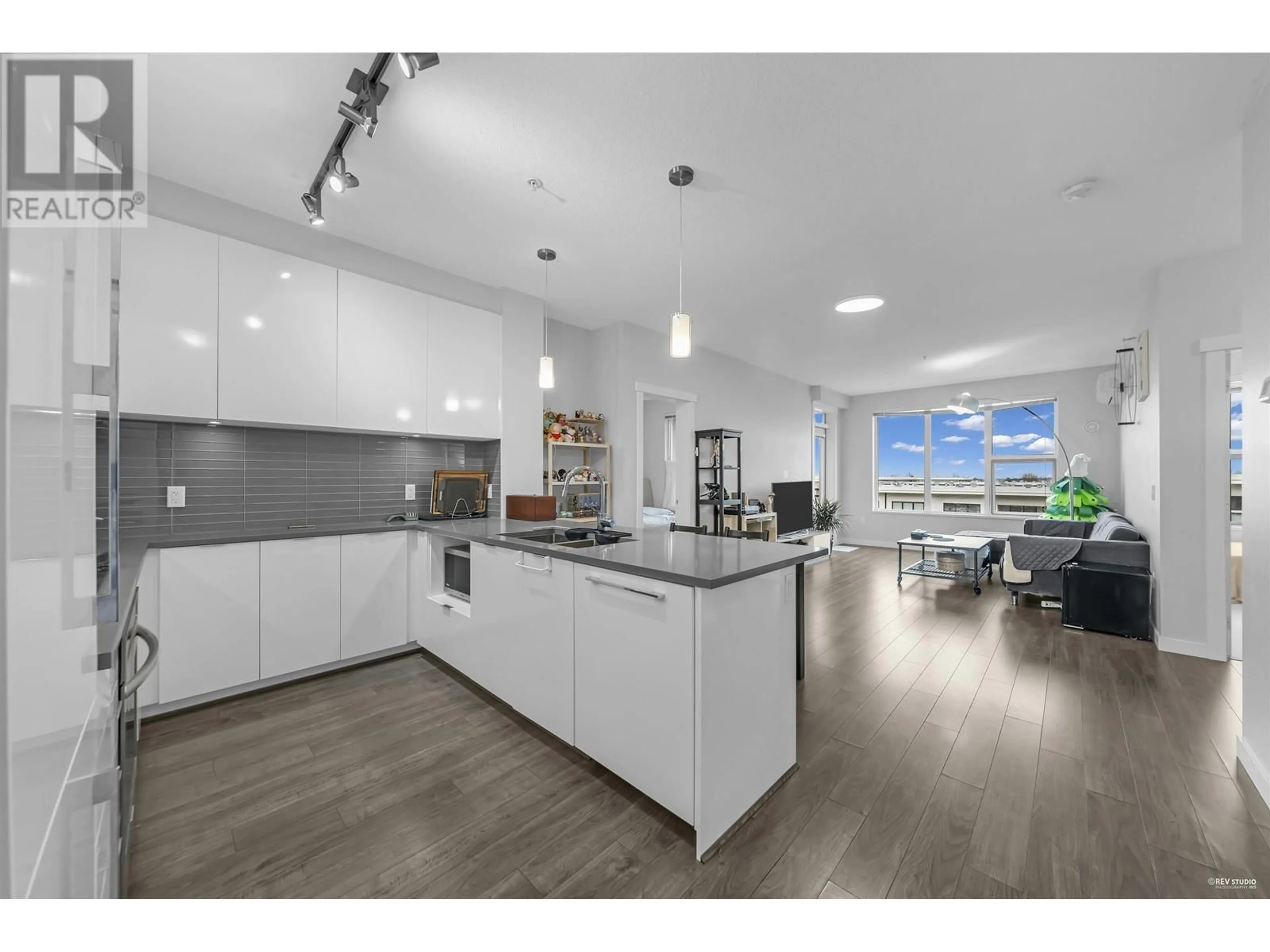 Open concept kitchen, unknown for 508 - 9399 ALEXANDRA ROAD, Richmond British Columbia V6X0L7