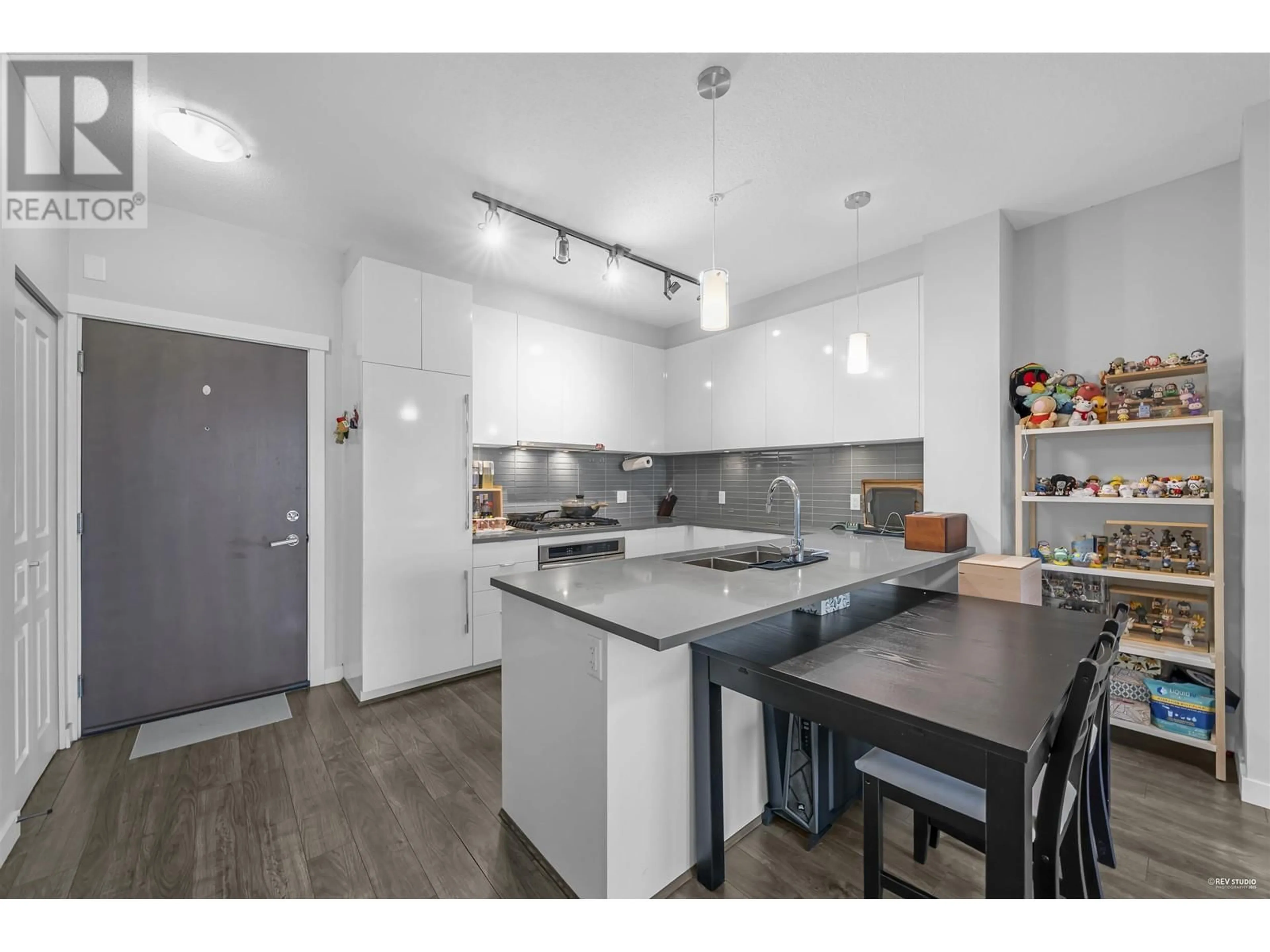 Open concept kitchen, unknown for 508 - 9399 ALEXANDRA ROAD, Richmond British Columbia V6X0L7