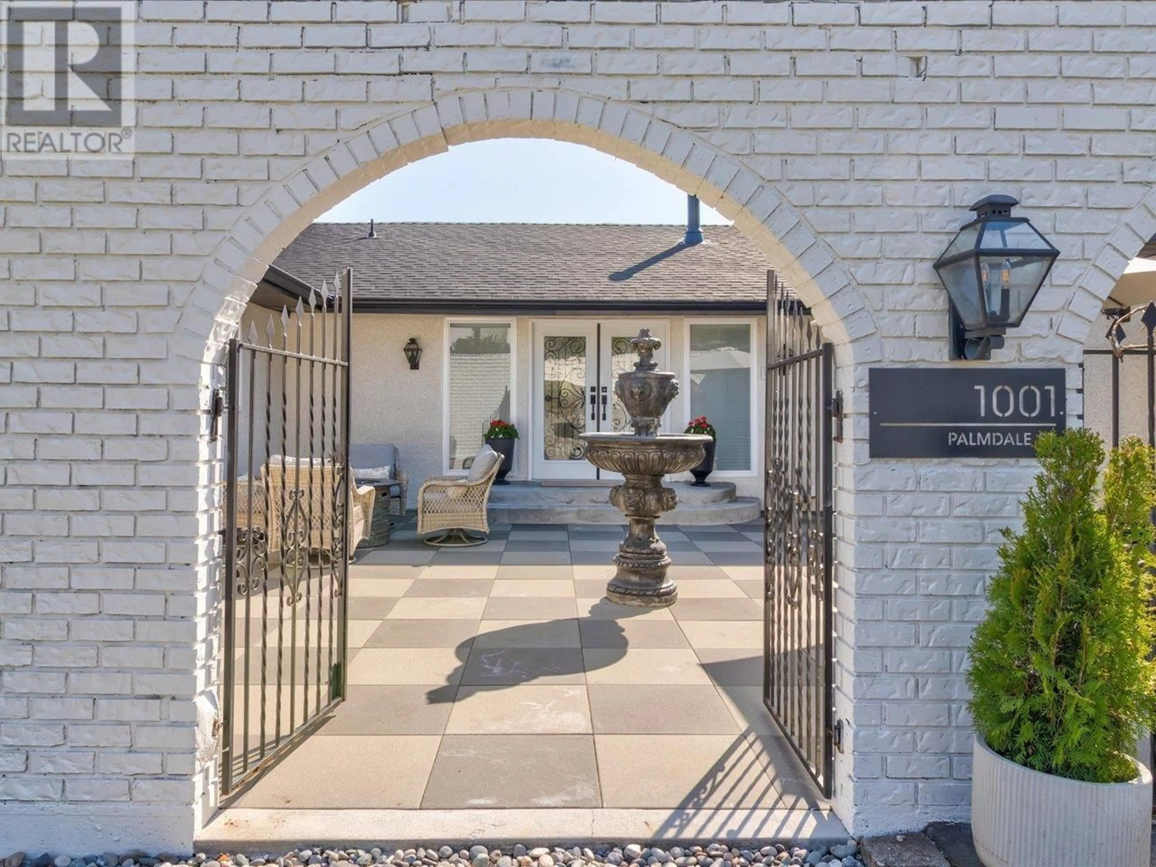 Indoor entryway for 1001 PALMDALE STREET, Coquitlam British Columbia V3C3R3
