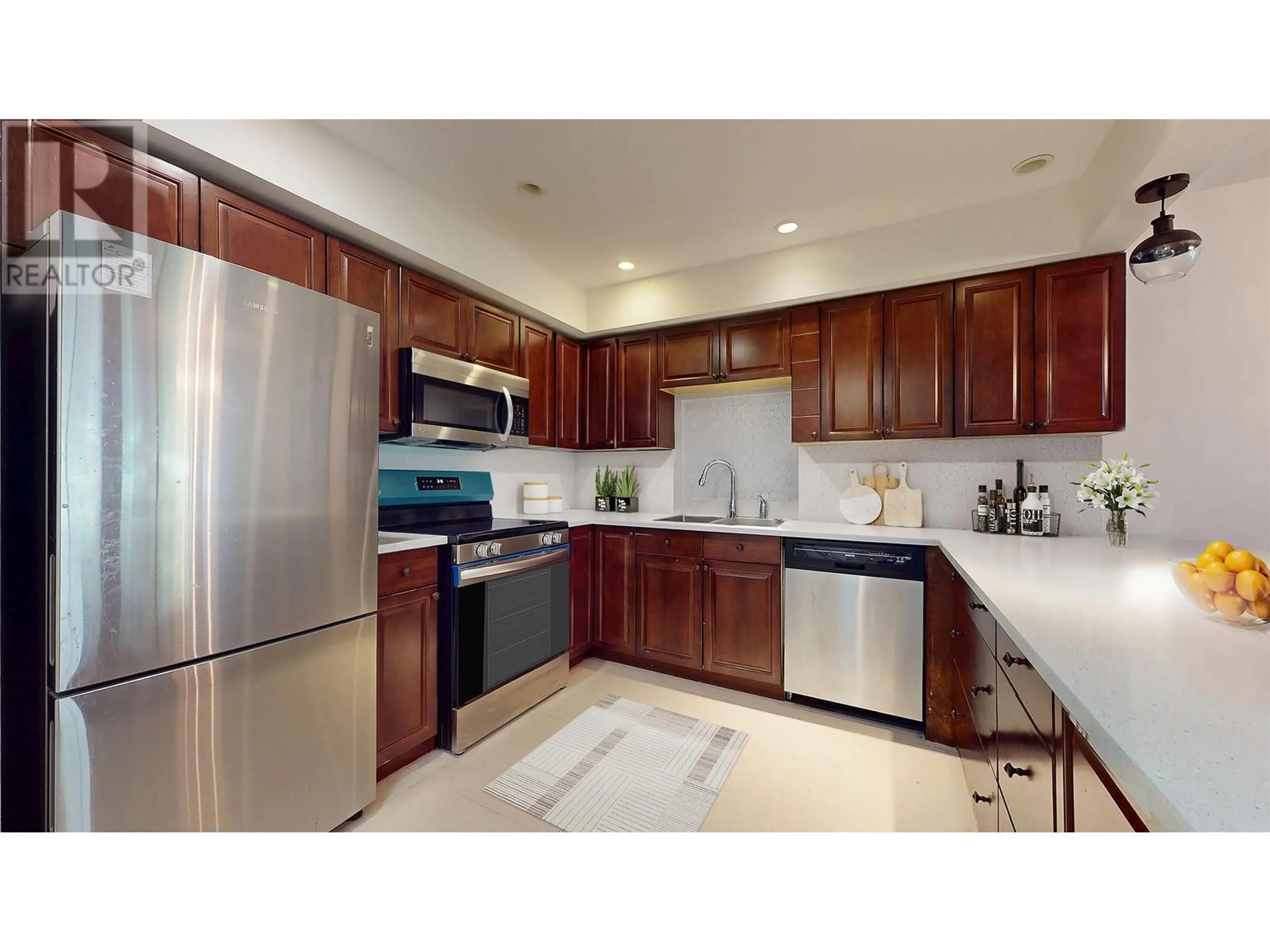 Standard kitchen, ceramic/tile floor for 201 - 4821 SPEARHEAD DRIVE, Whistler British Columbia V8E1E8