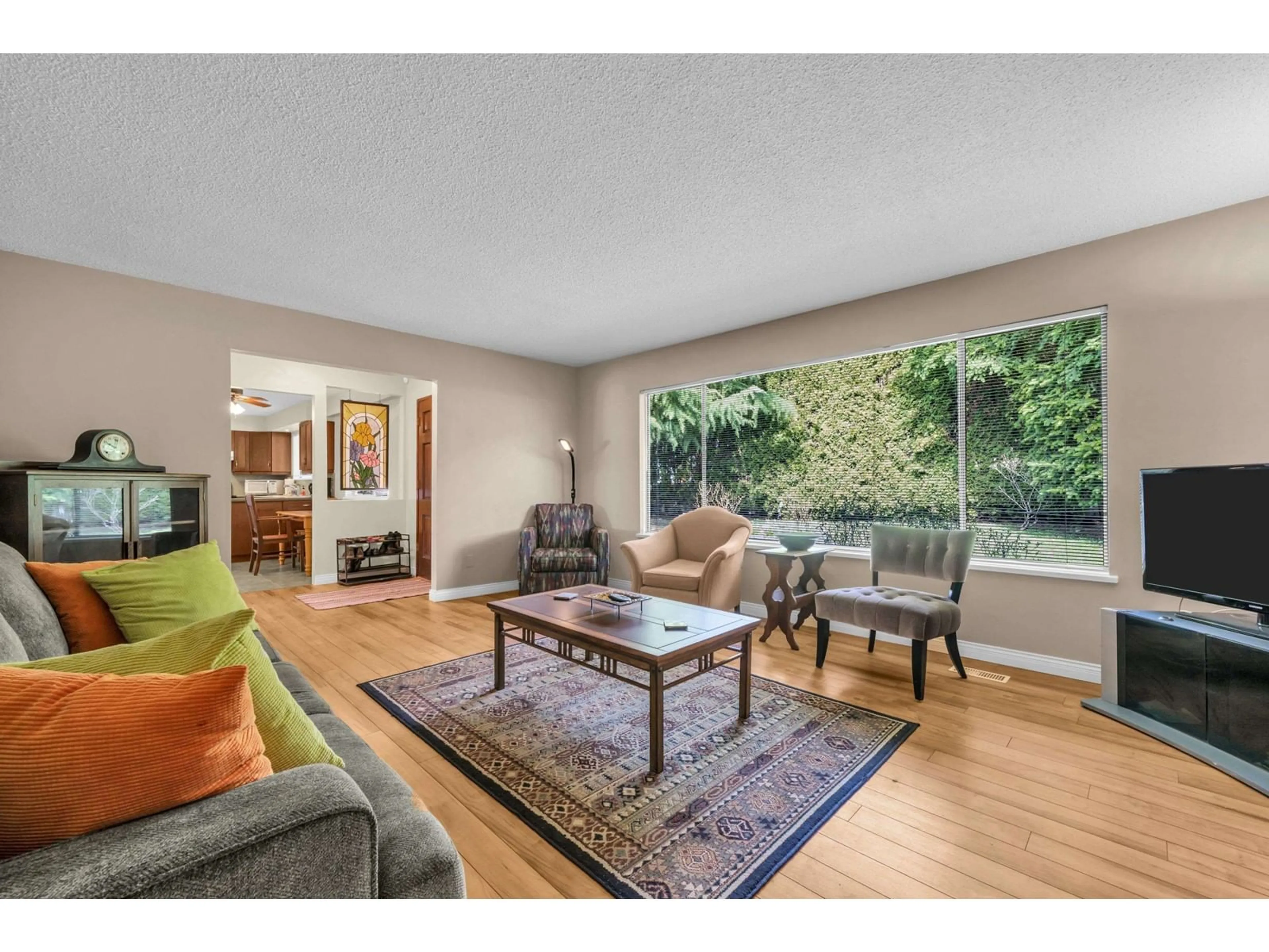 Living room with furniture, unknown for 27098 29, Langley British Columbia V4W3C3