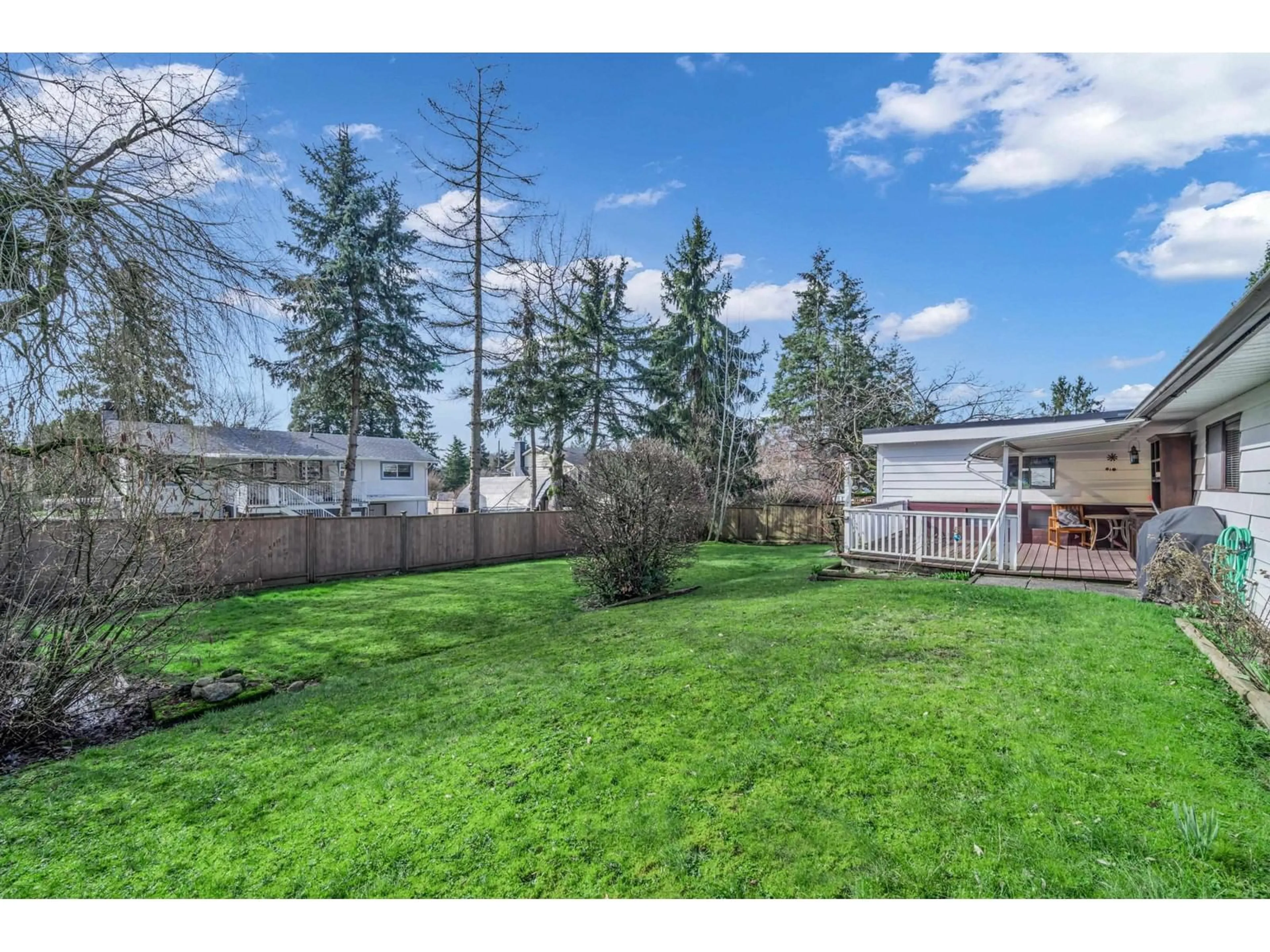 A pic from outside/outdoor area/front of a property/back of a property/a pic from drone, unknown for 27098 29, Langley British Columbia V4W3C3