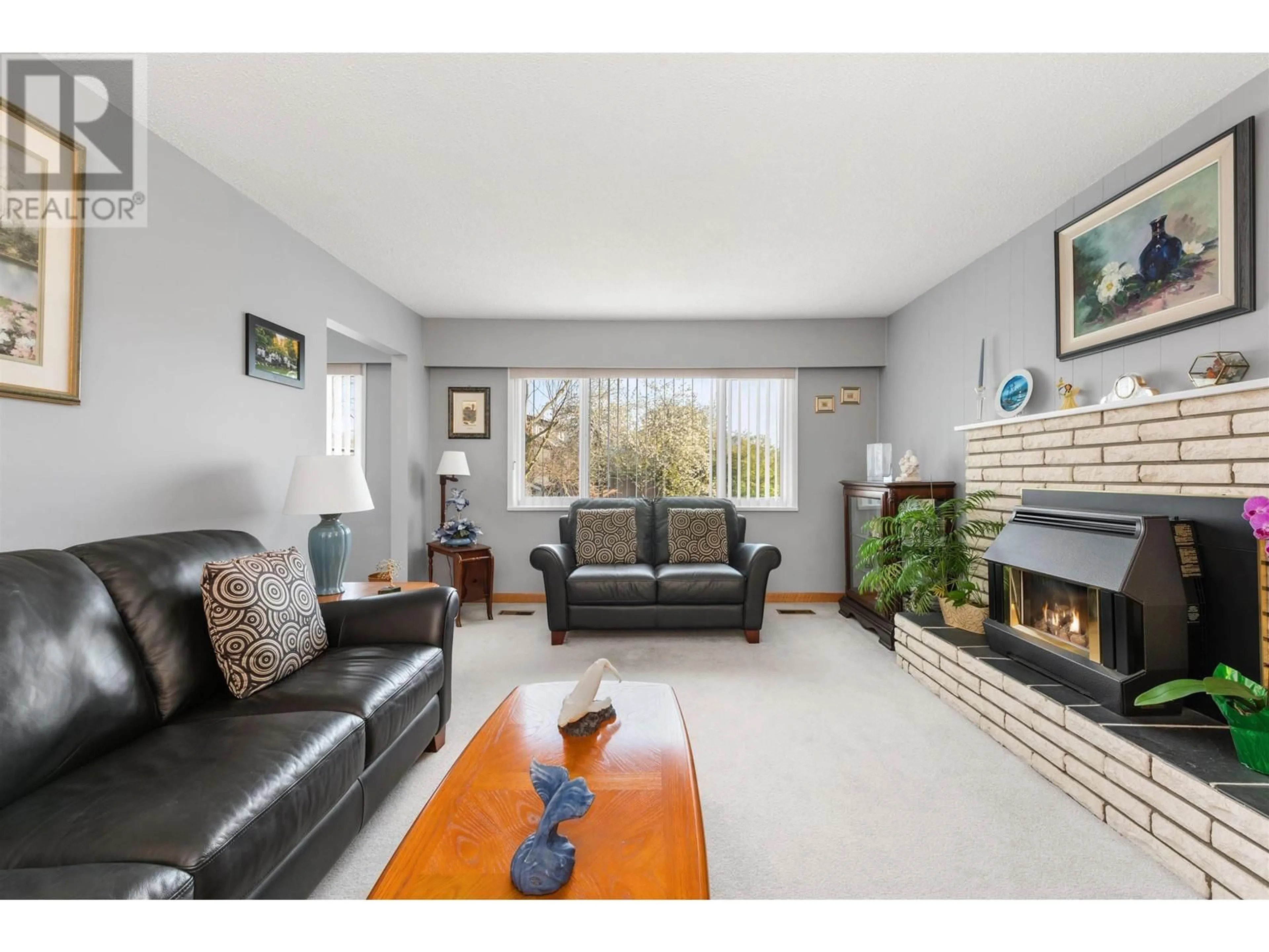 Living room with furniture, unknown for 1425 SLOCAN STREET, Vancouver British Columbia V5K4X5