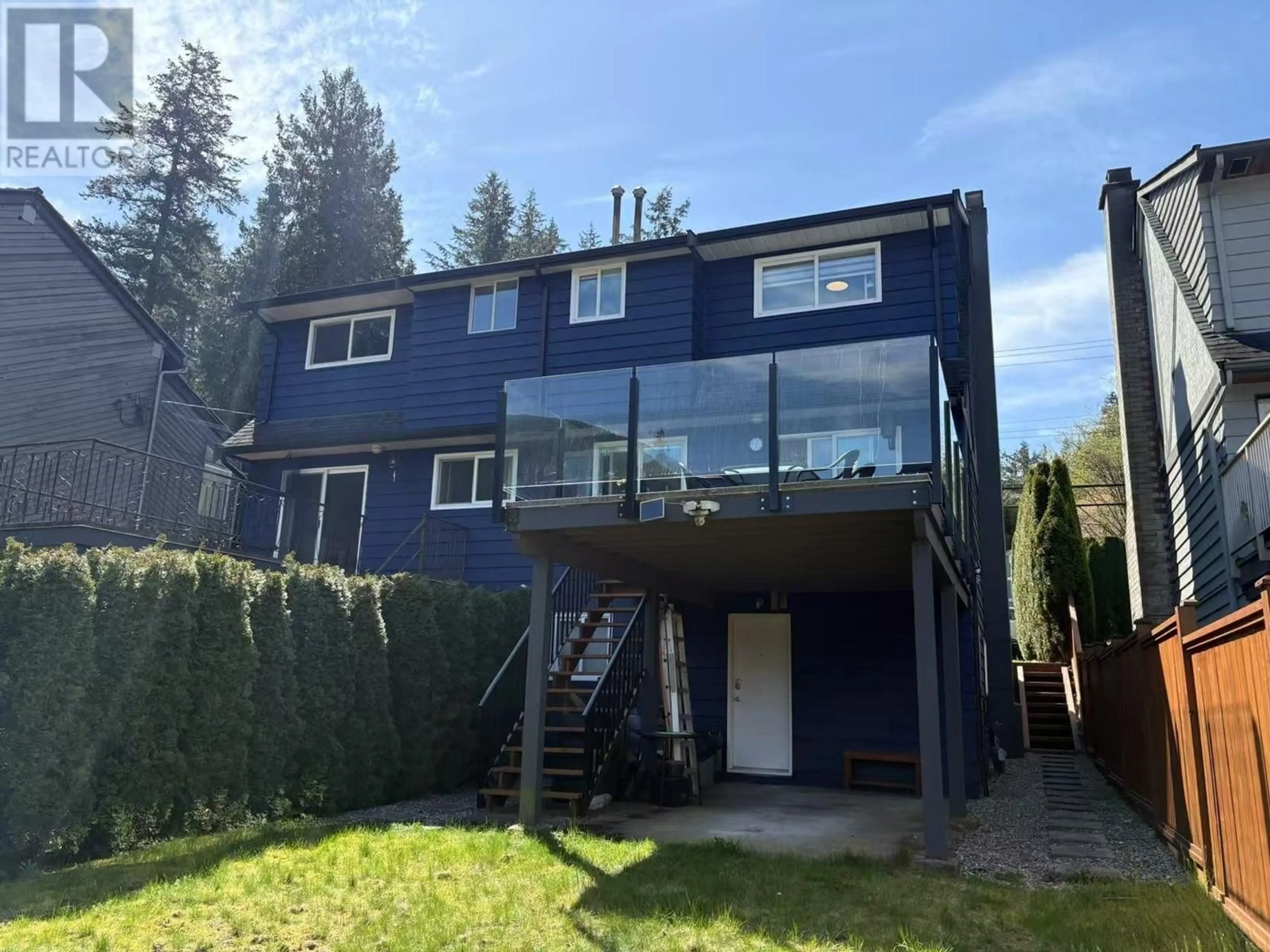 A pic from outside/outdoor area/front of a property/back of a property/a pic from drone, unknown for 6389 CHATHAM STREET, West Vancouver British Columbia V7W2E1