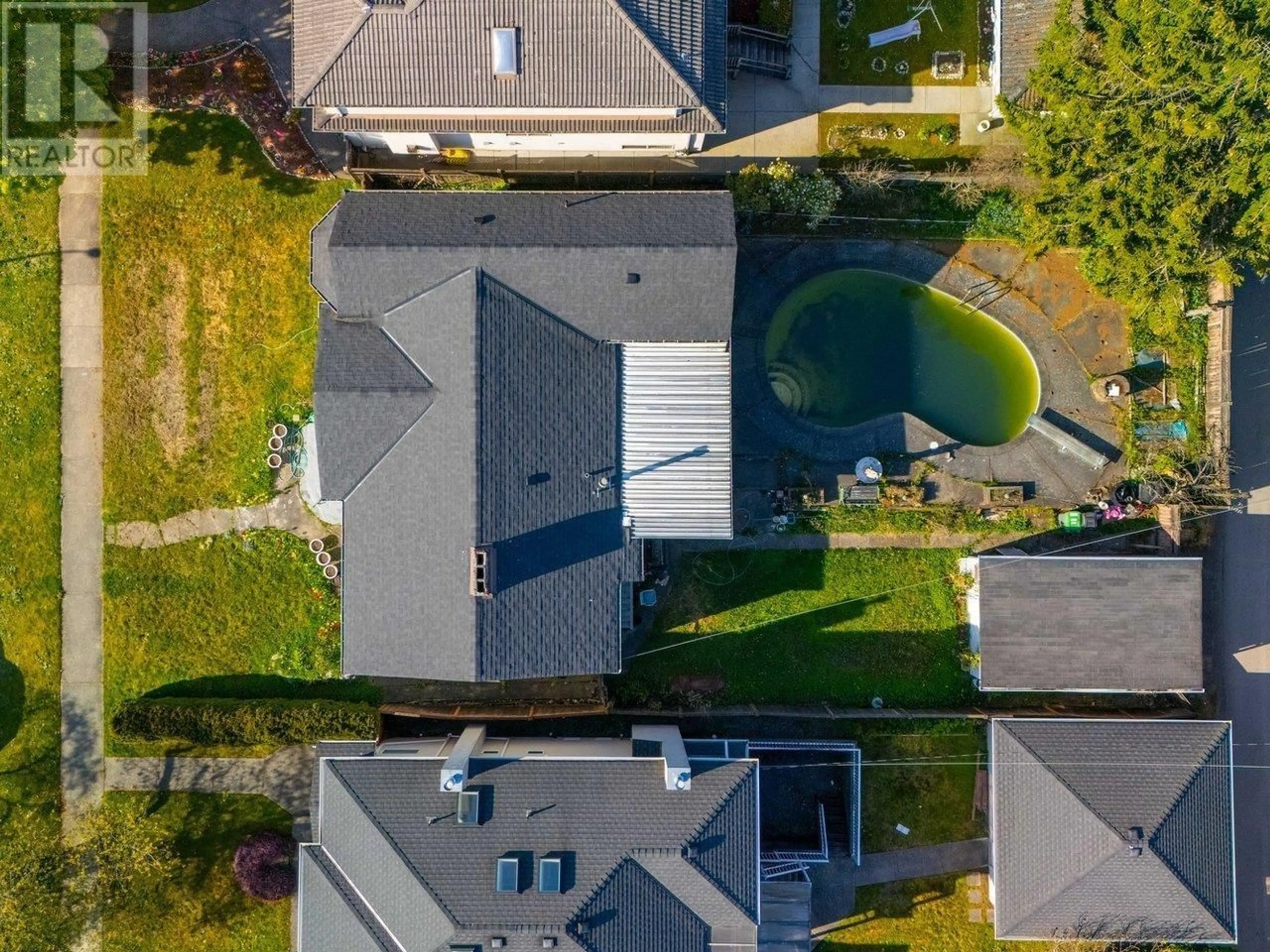 A pic from outside/outdoor area/front of a property/back of a property/a pic from drone, street for 7898 OSLER STREET, Vancouver British Columbia V6P4E1