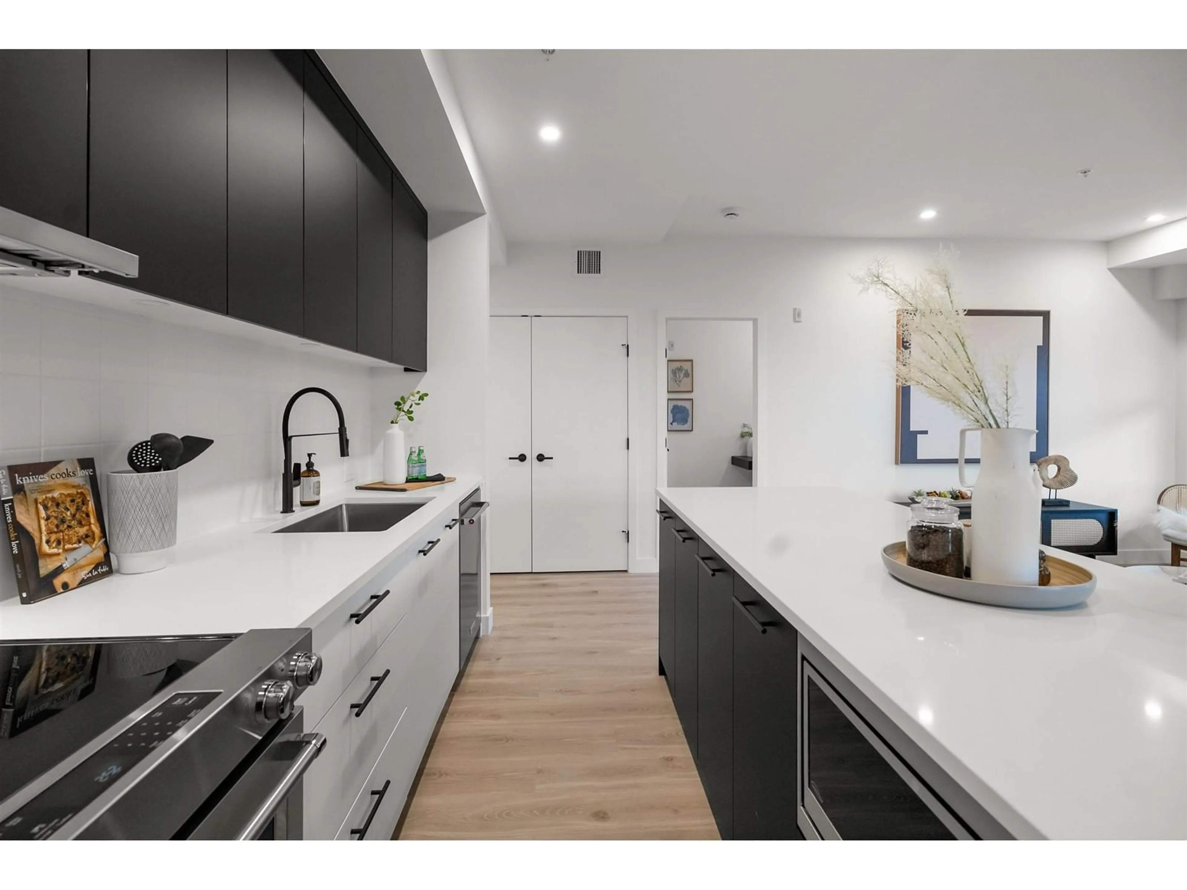 Open concept kitchen, unknown for 216 - 2620 152, Surrey British Columbia V4P1M8