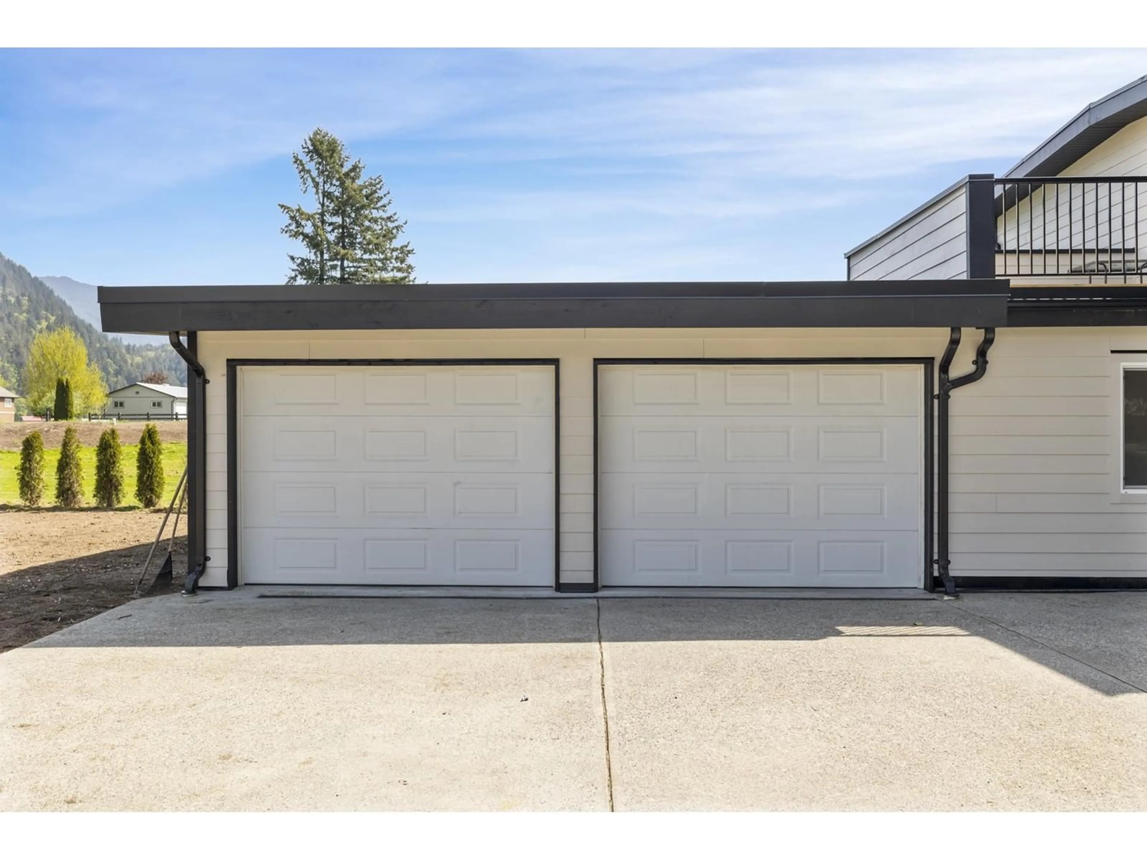 Indoor garage for 36143 SHORE, Mission British Columbia V2V4J1
