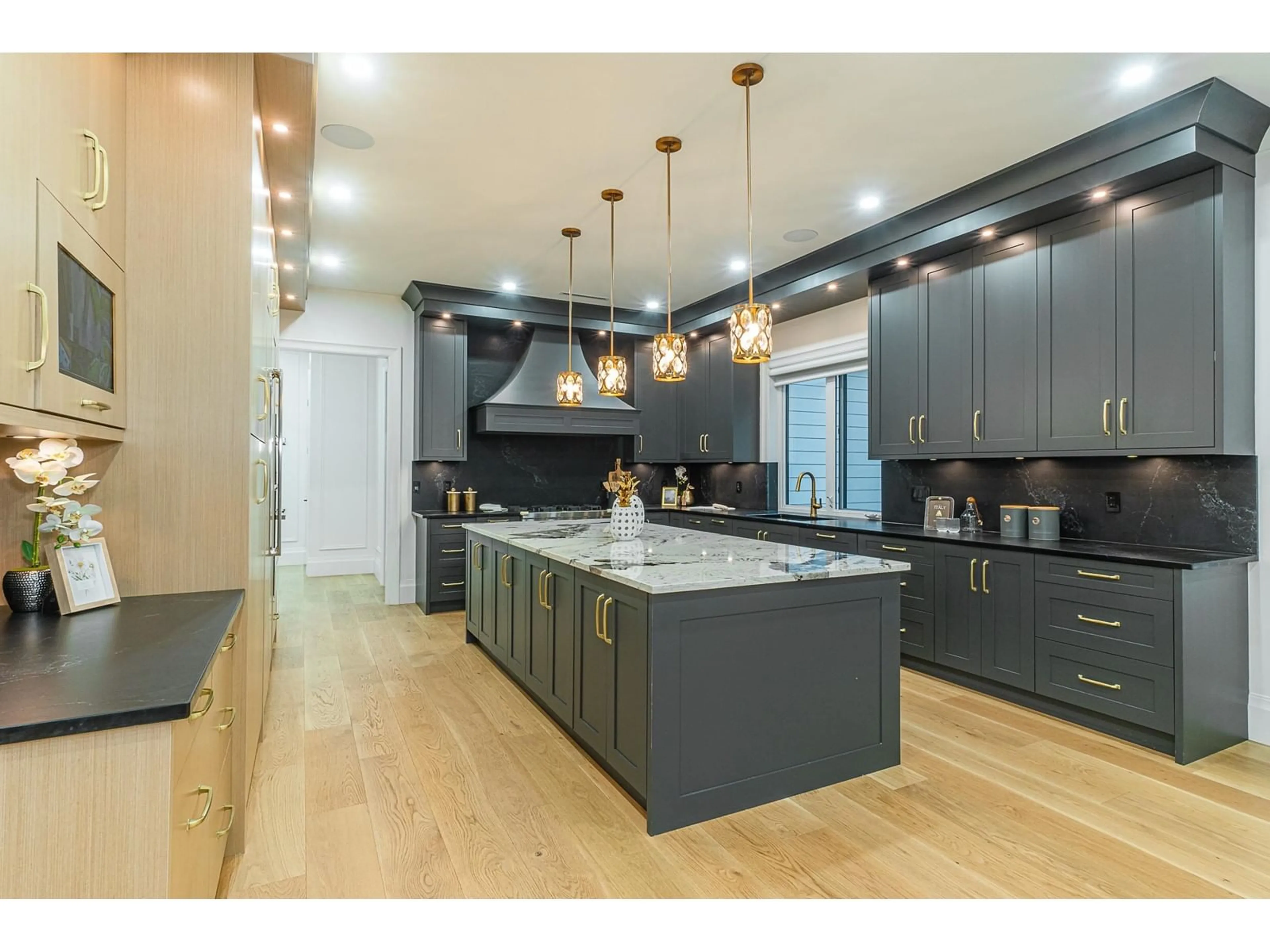 Contemporary kitchen, unknown for 13988 20A, Surrey British Columbia V4A4H5