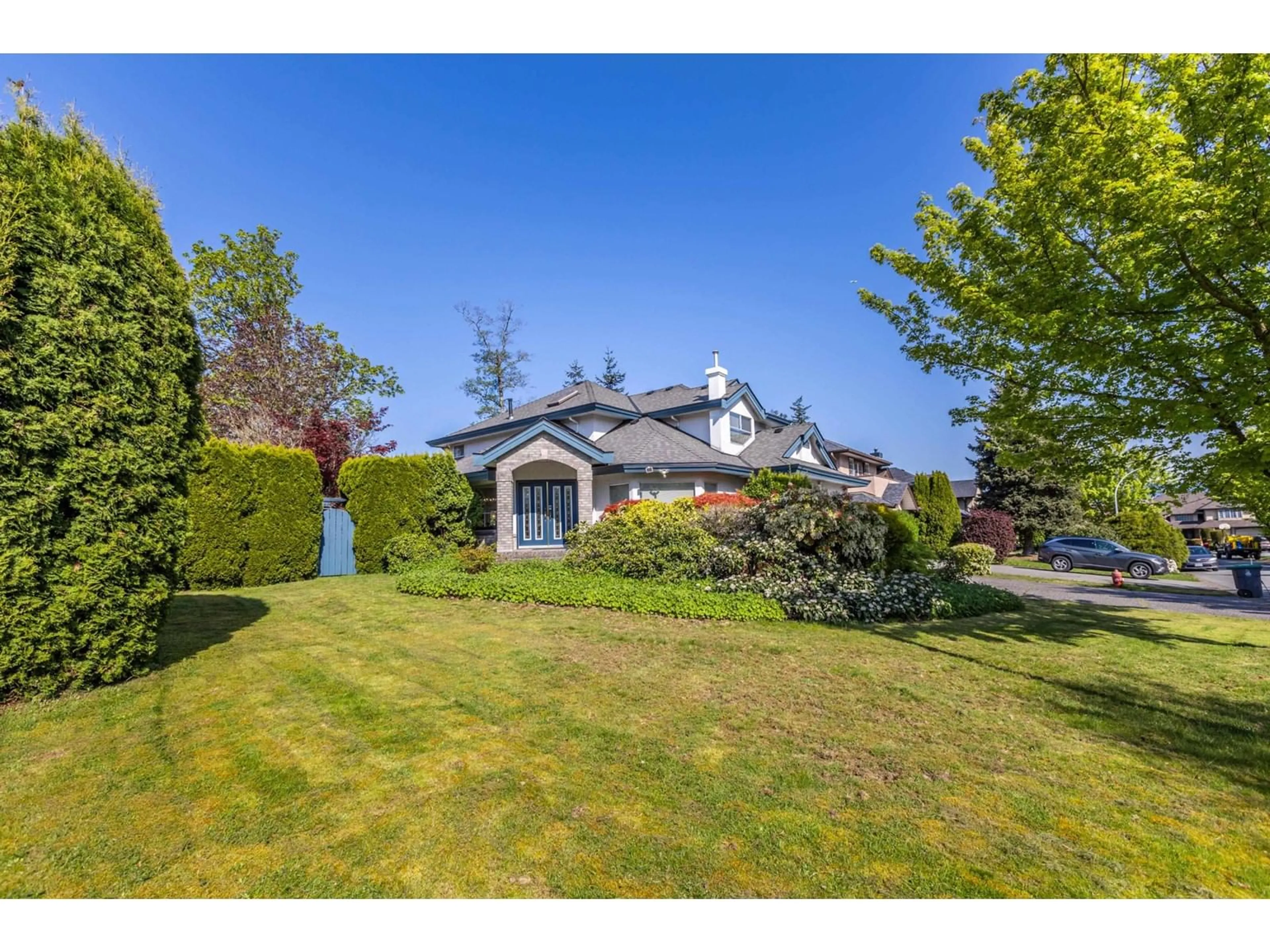 A pic from outside/outdoor area/front of a property/back of a property/a pic from drone, street for 10109 171A, Surrey British Columbia V4N3L3