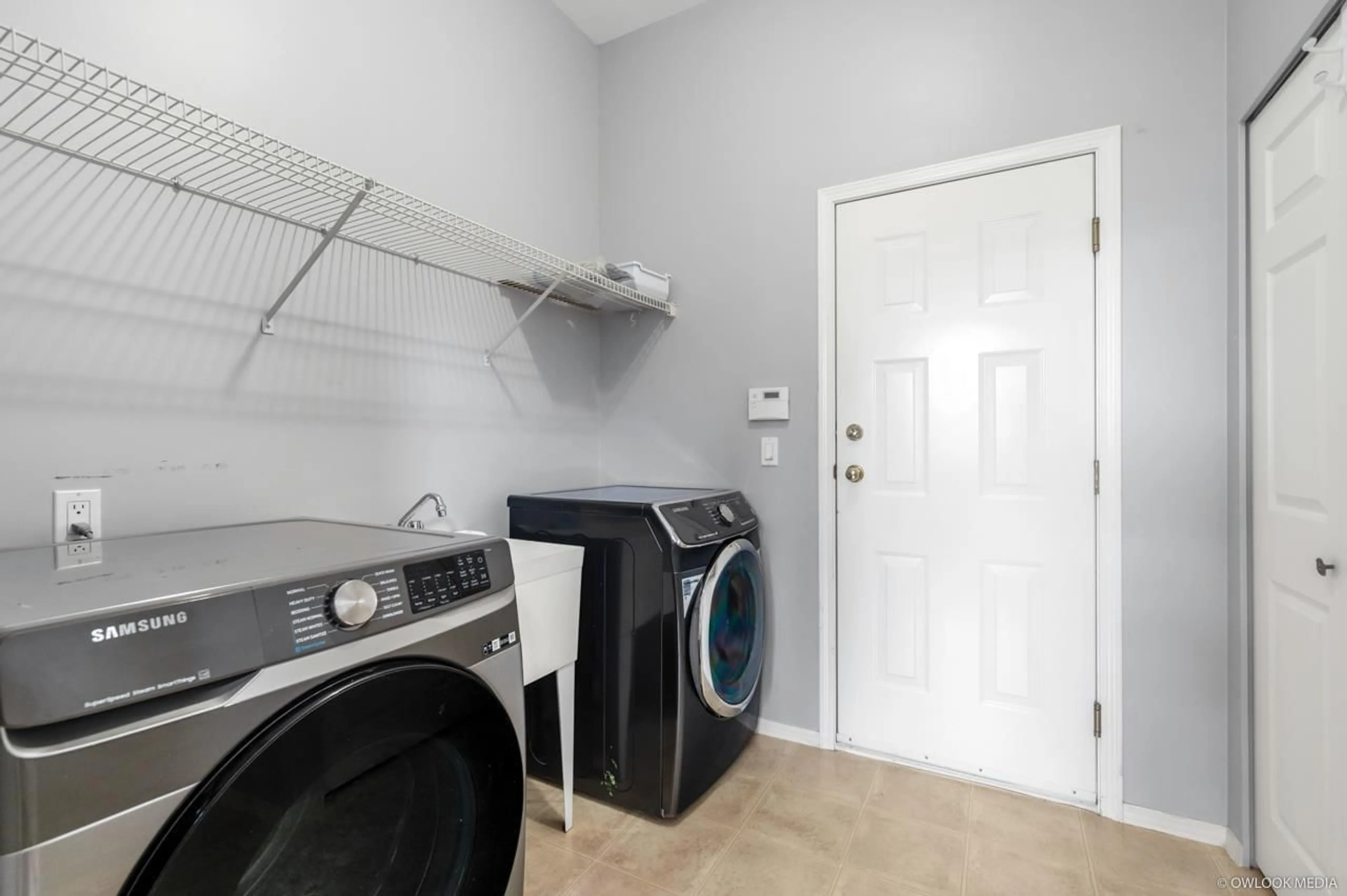 Laundry room for 10940 164TH, Surrey British Columbia V4N5B8