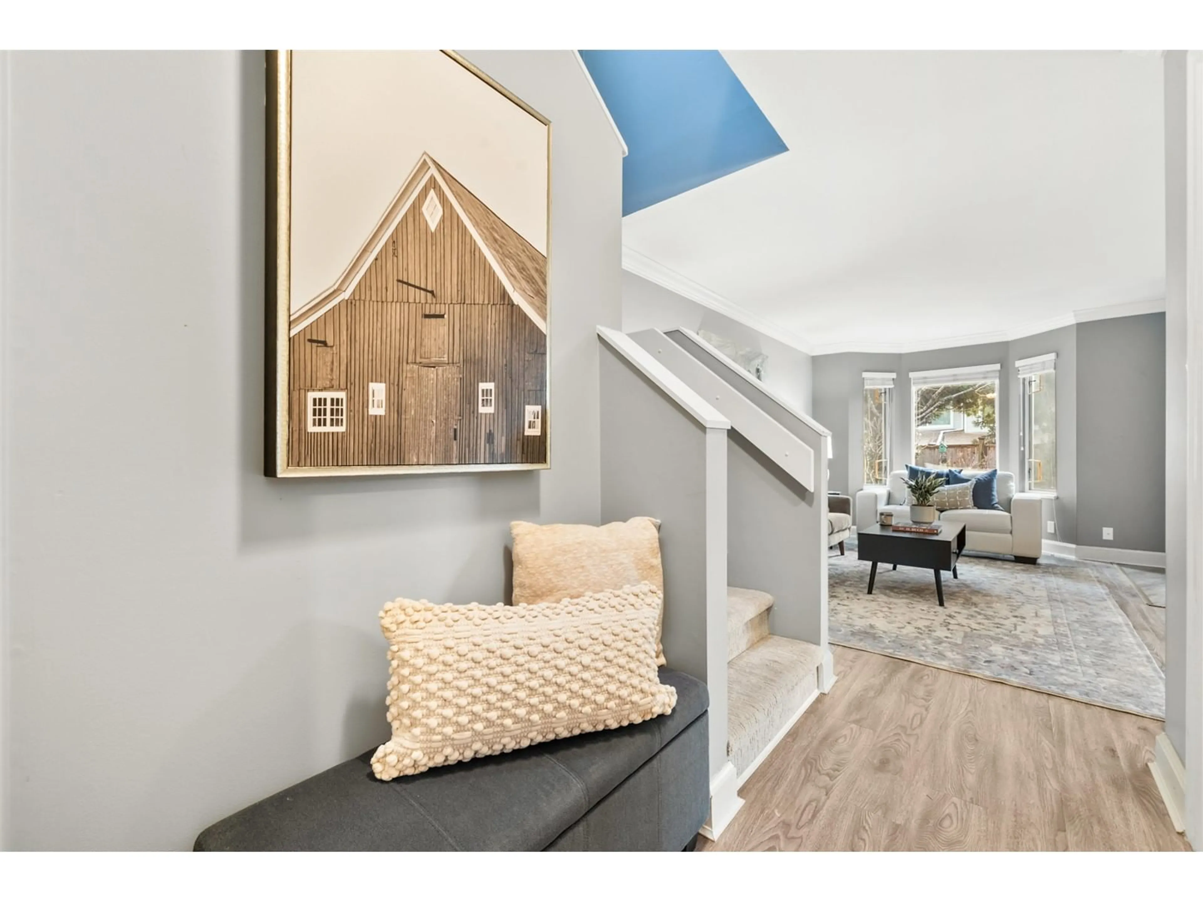 Indoor entryway for 1 - 10098 154, Surrey British Columbia V3R4J6