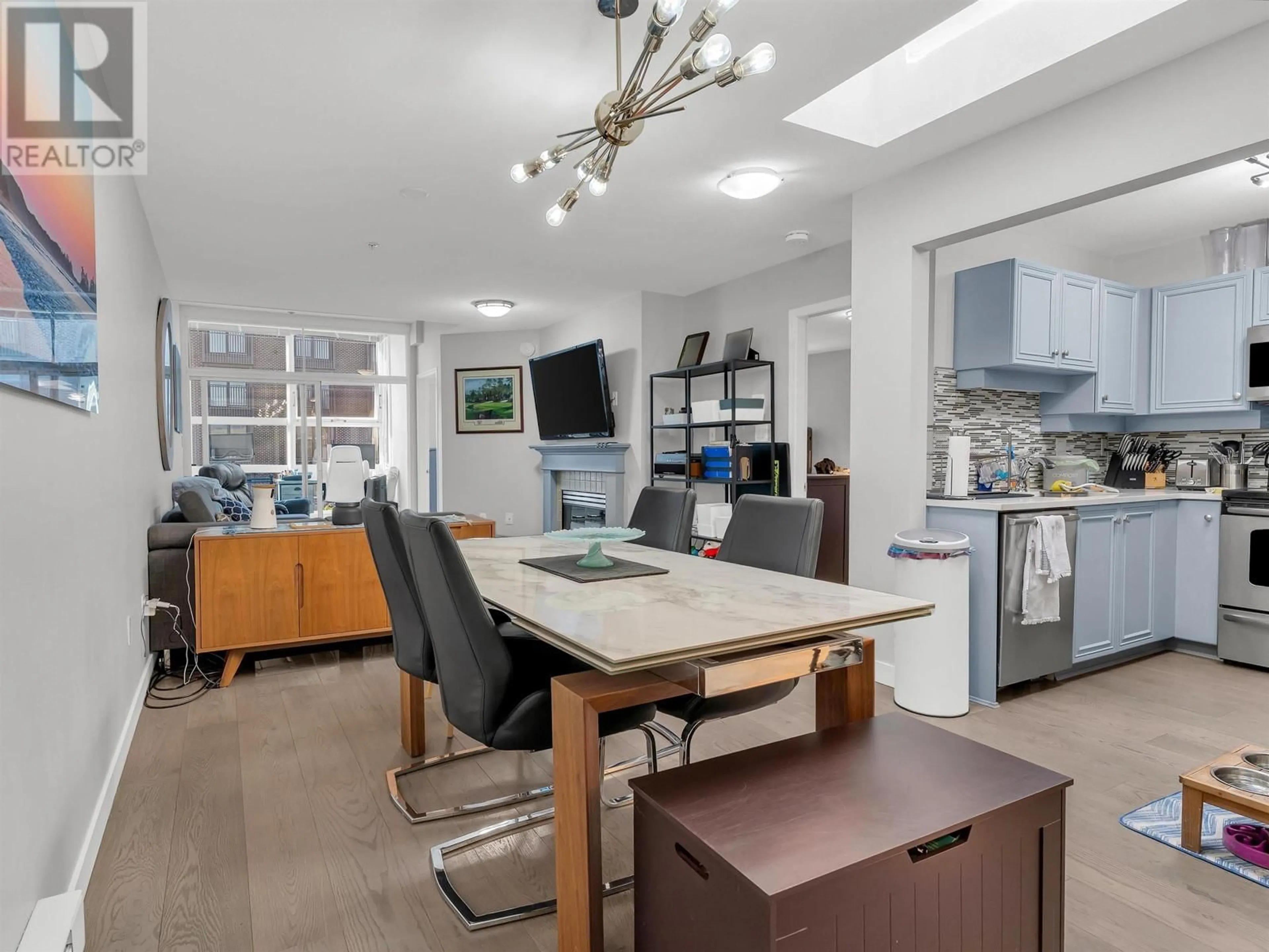 Open concept kitchen, unknown for 403 - 2929 4TH AVENUE, Vancouver British Columbia V6K4T3