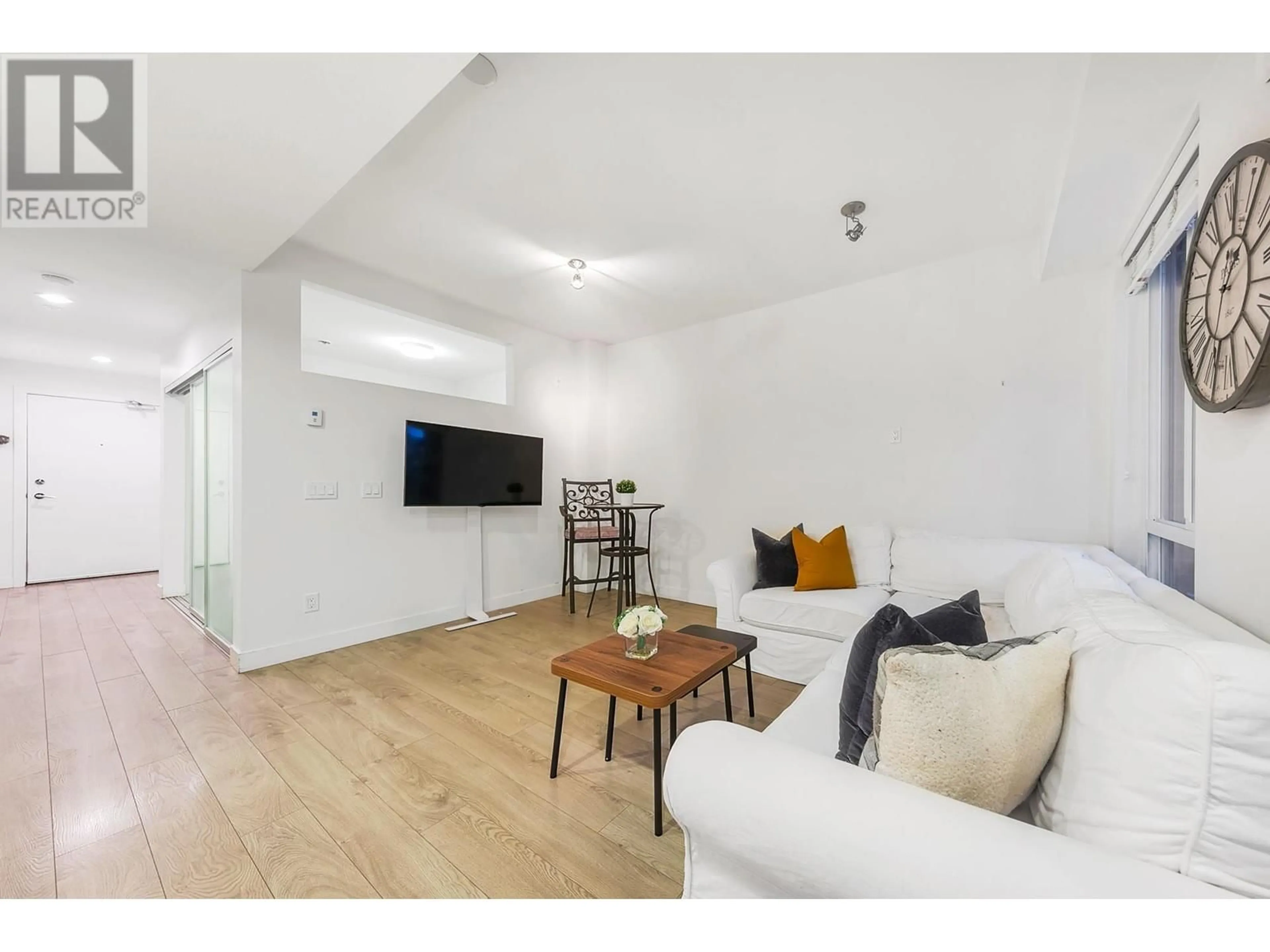 A pic of a room for 318 - 723 3RD STREET, North Vancouver British Columbia V7M0E4