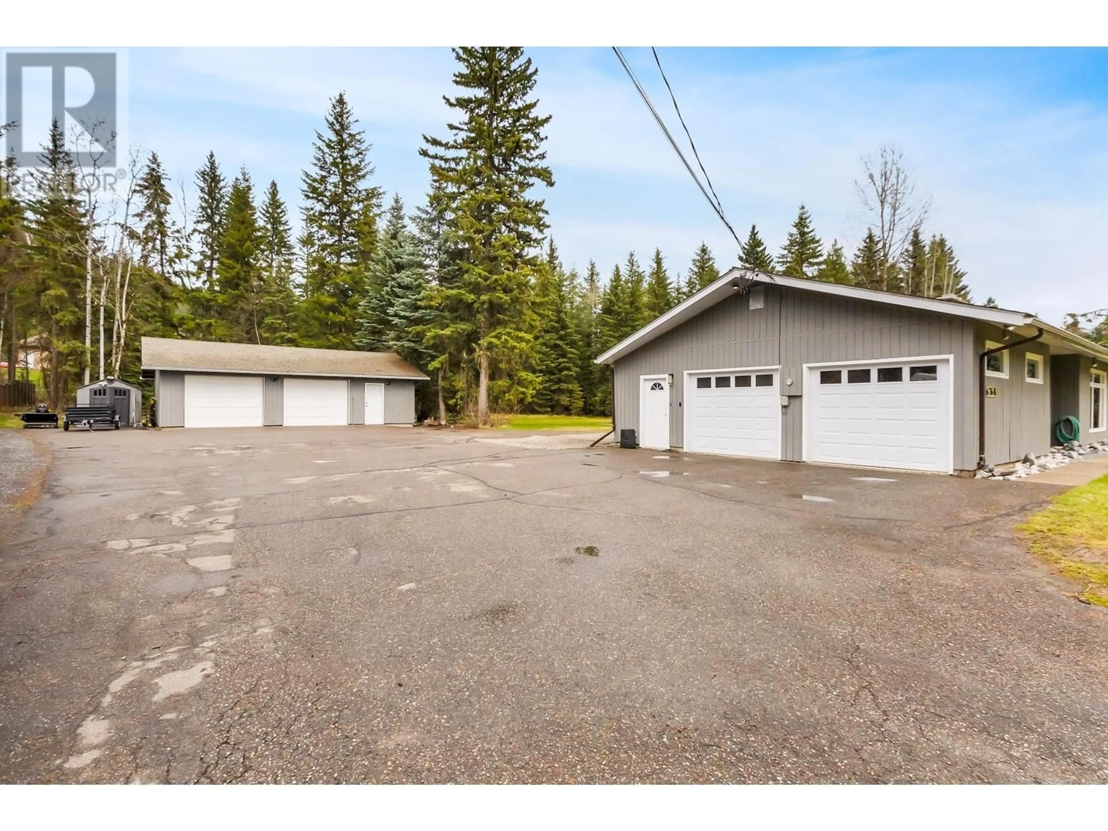 Indoor garage for 6768 BENCH DRIVE, Prince George British Columbia V2K4Z1