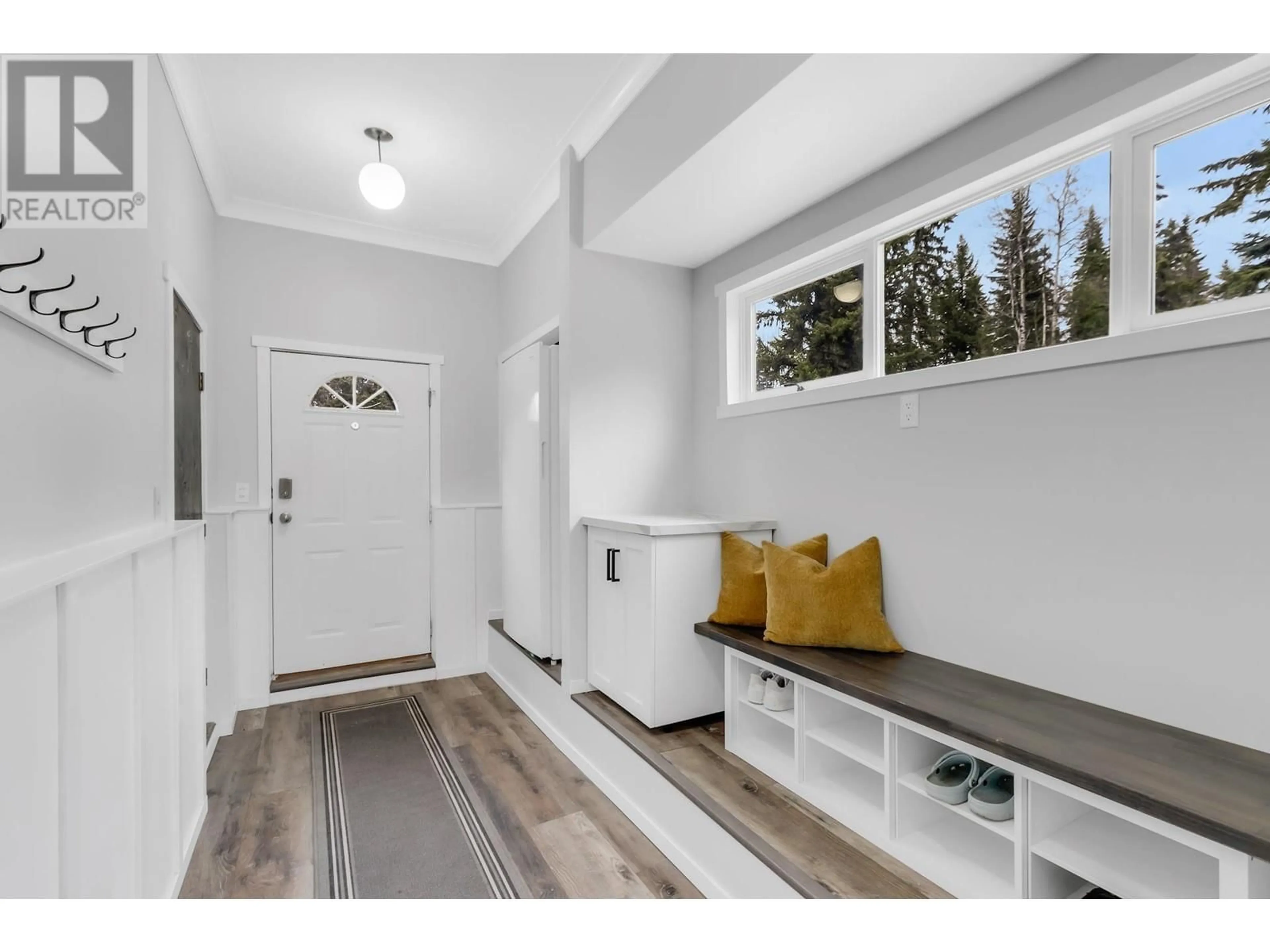 Indoor entryway for 6768 BENCH DRIVE, Prince George British Columbia V2K4Z1