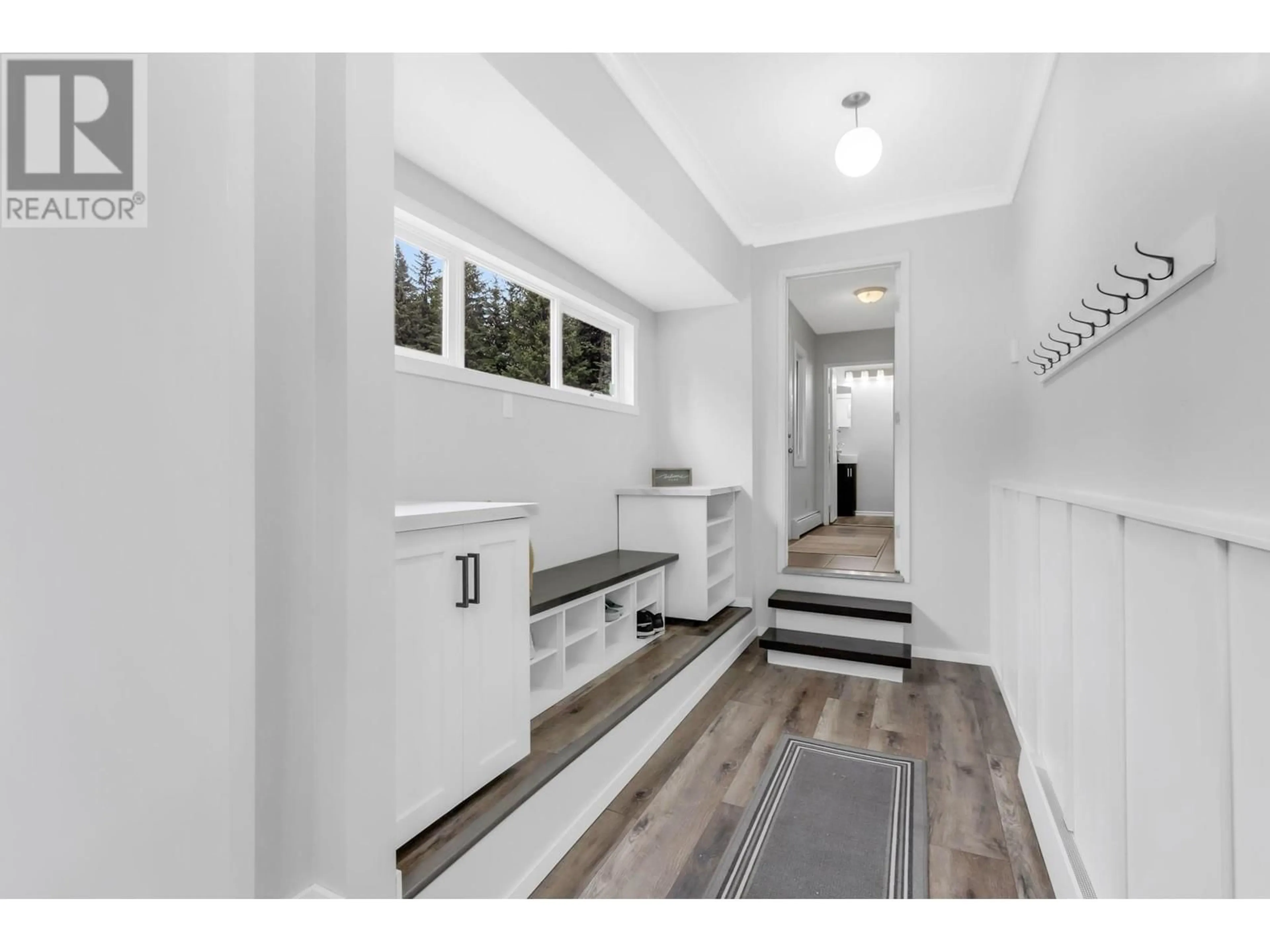 Indoor entryway for 6768 BENCH DRIVE, Prince George British Columbia V2K4Z1