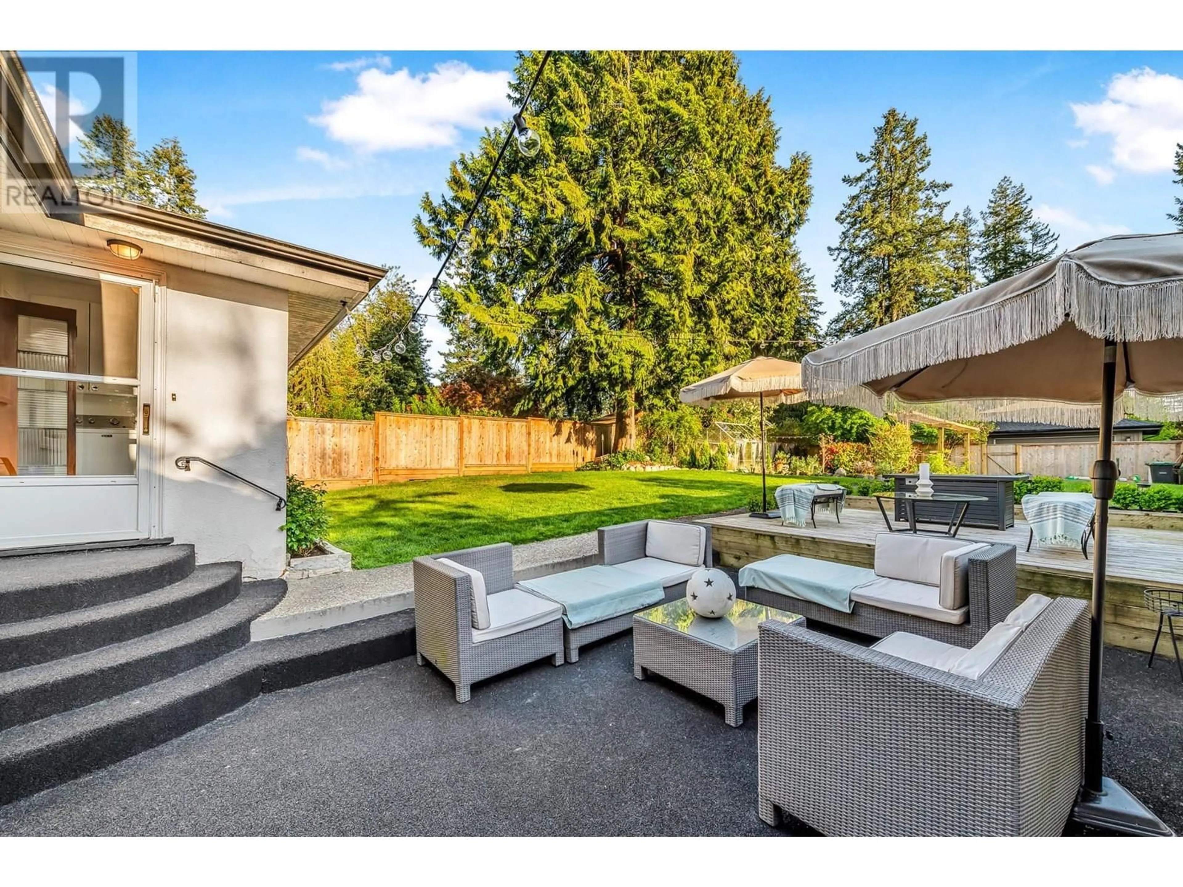 Patio, street for 1335 22ND STREET, North Vancouver British Columbia V7P2G3