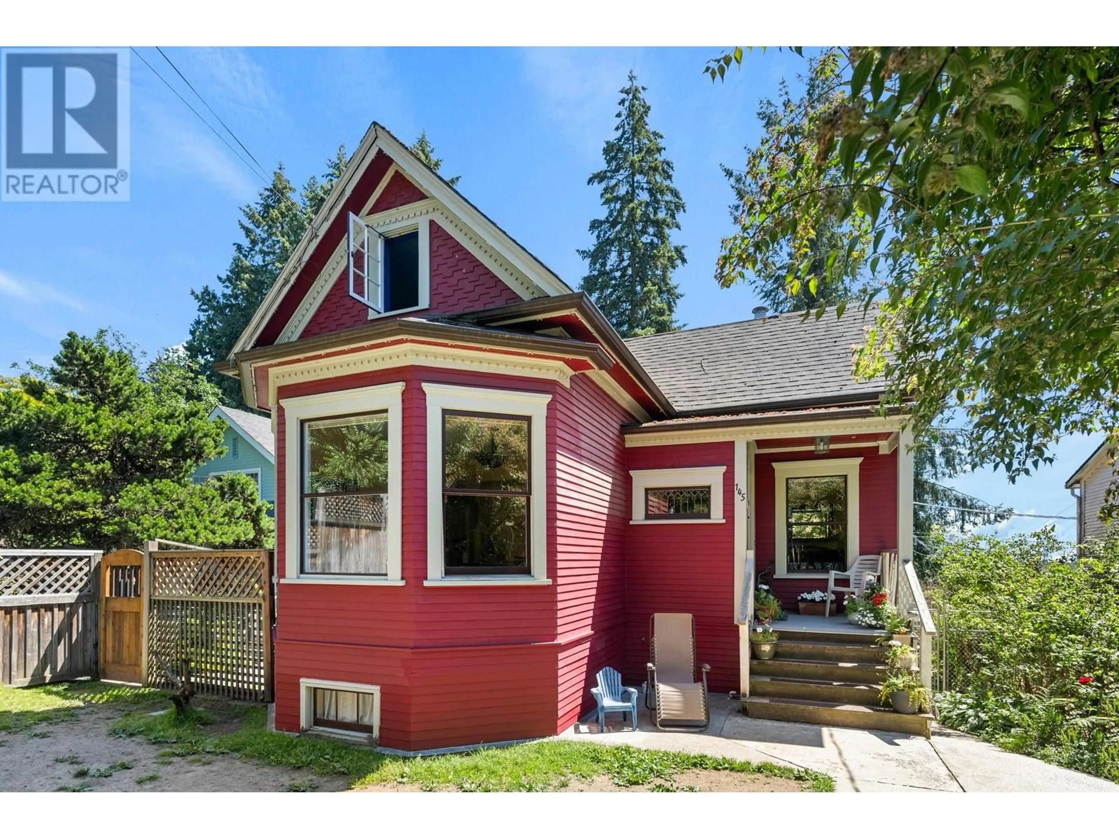 Home with vinyl exterior material, street for 145 KINGS ROAD, North Vancouver British Columbia V7N1H4