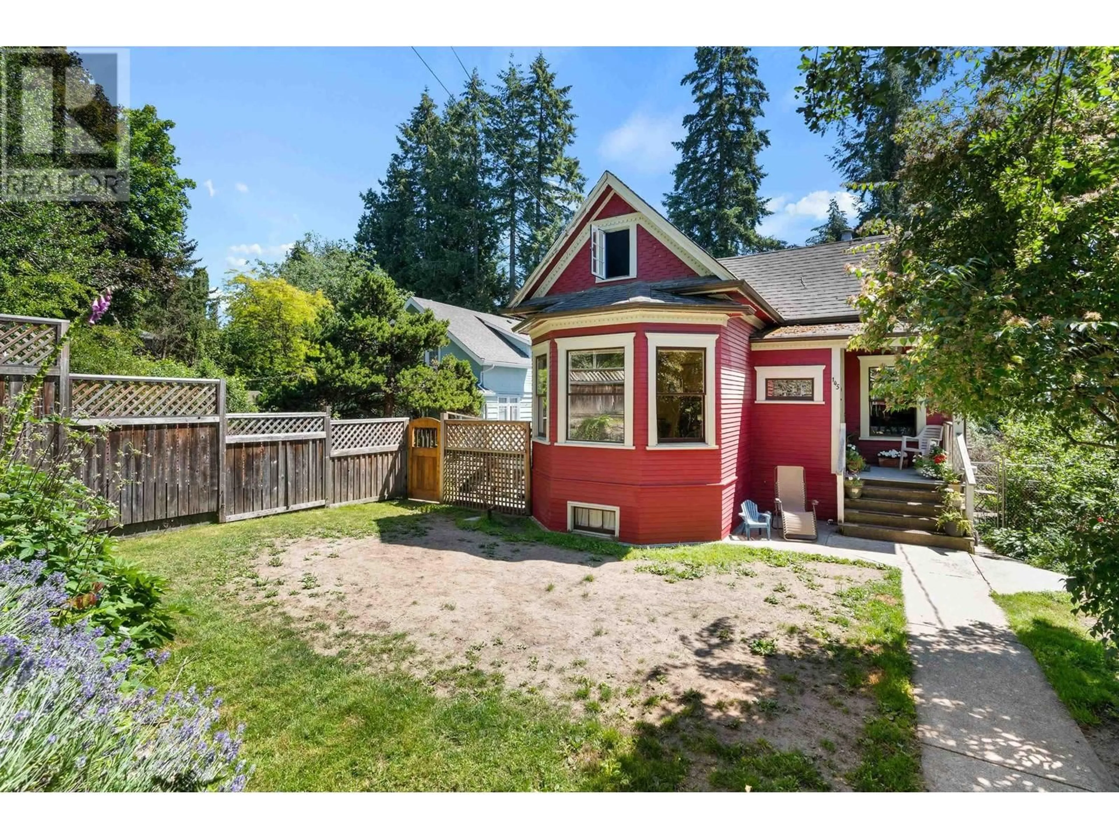 A pic from outside/outdoor area/front of a property/back of a property/a pic from drone, street for 145 KINGS ROAD, North Vancouver British Columbia V7N1H4