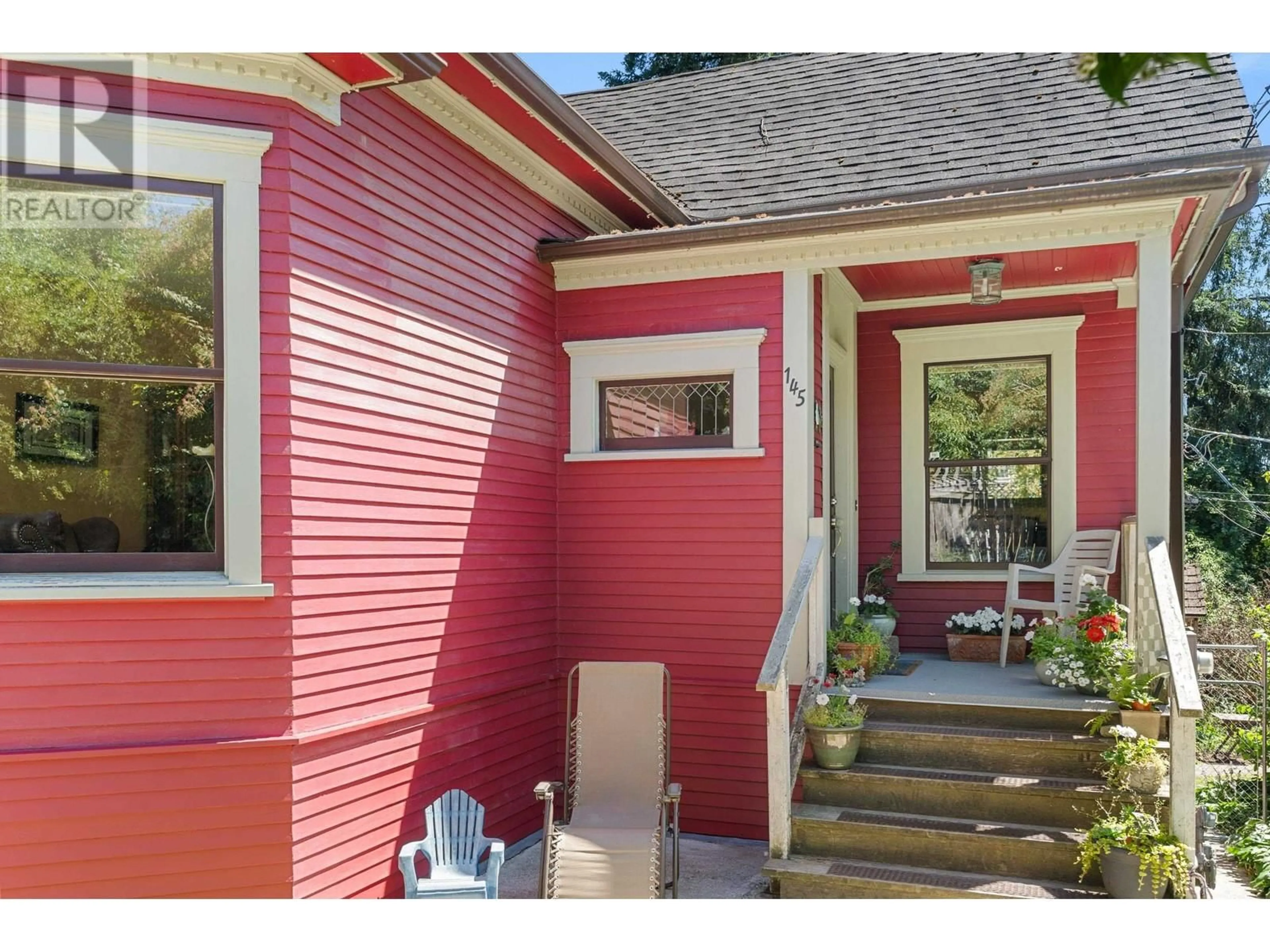 Home with vinyl exterior material, street for 145 KINGS ROAD, North Vancouver British Columbia V7N1H4