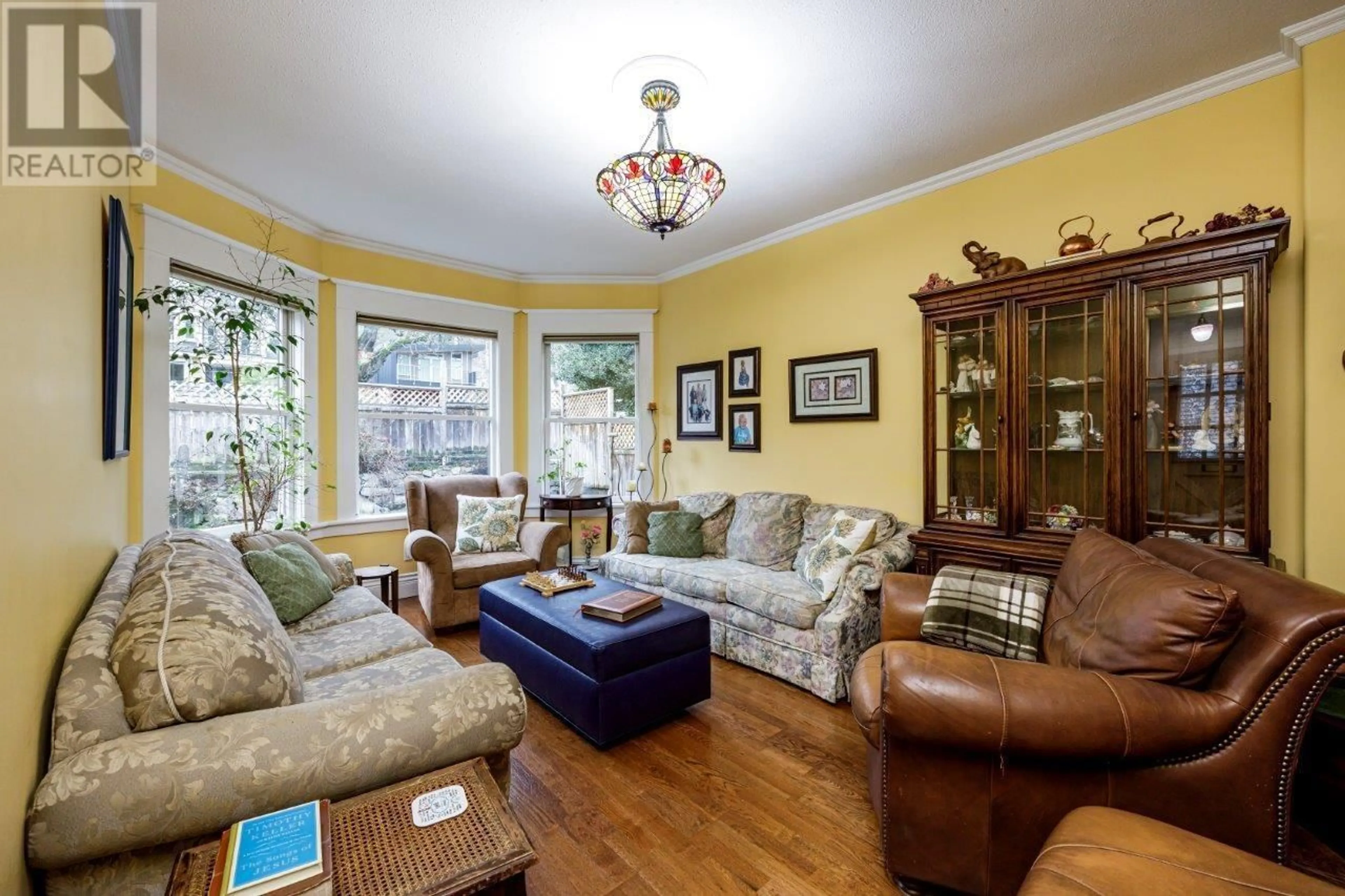 Living room with furniture, unknown for 145 KINGS ROAD, North Vancouver British Columbia V7N1H4