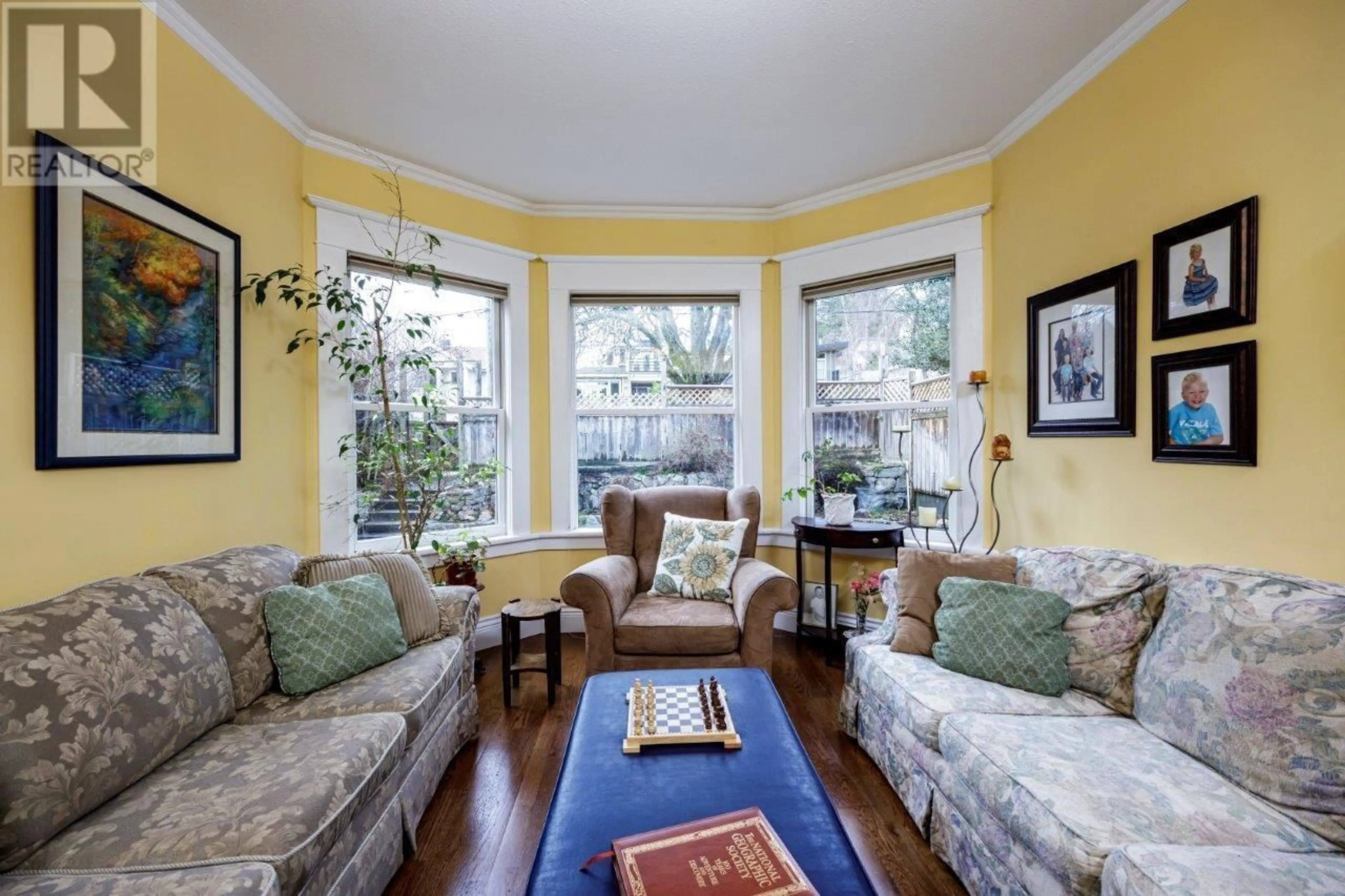 Living room with furniture, unknown for 145 KINGS ROAD, North Vancouver British Columbia V7N1H4