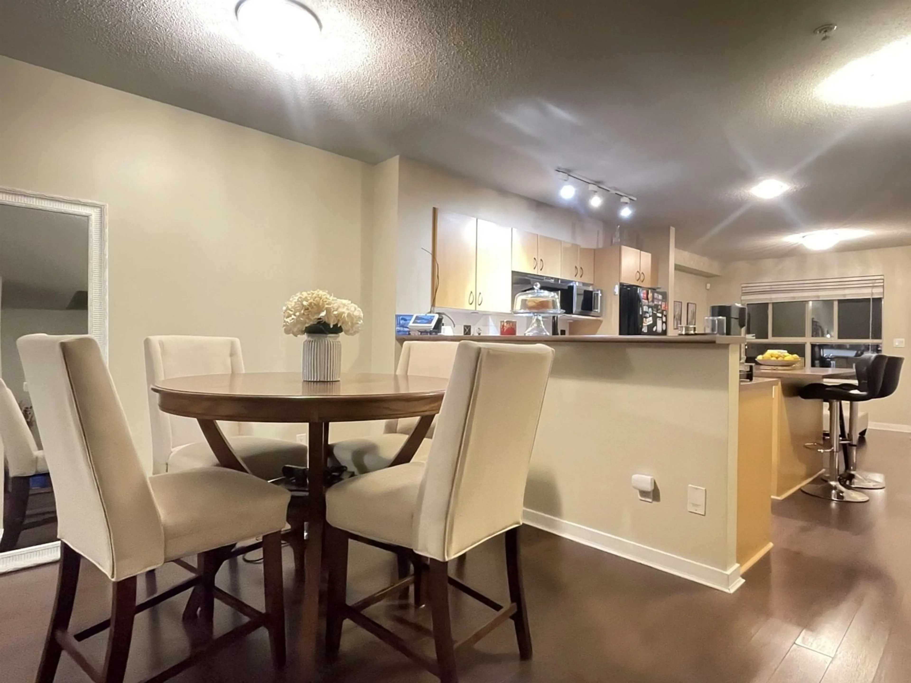 Dining room, wood/laminate floor for 39 - 20350 68, Langley British Columbia V2Y3A5
