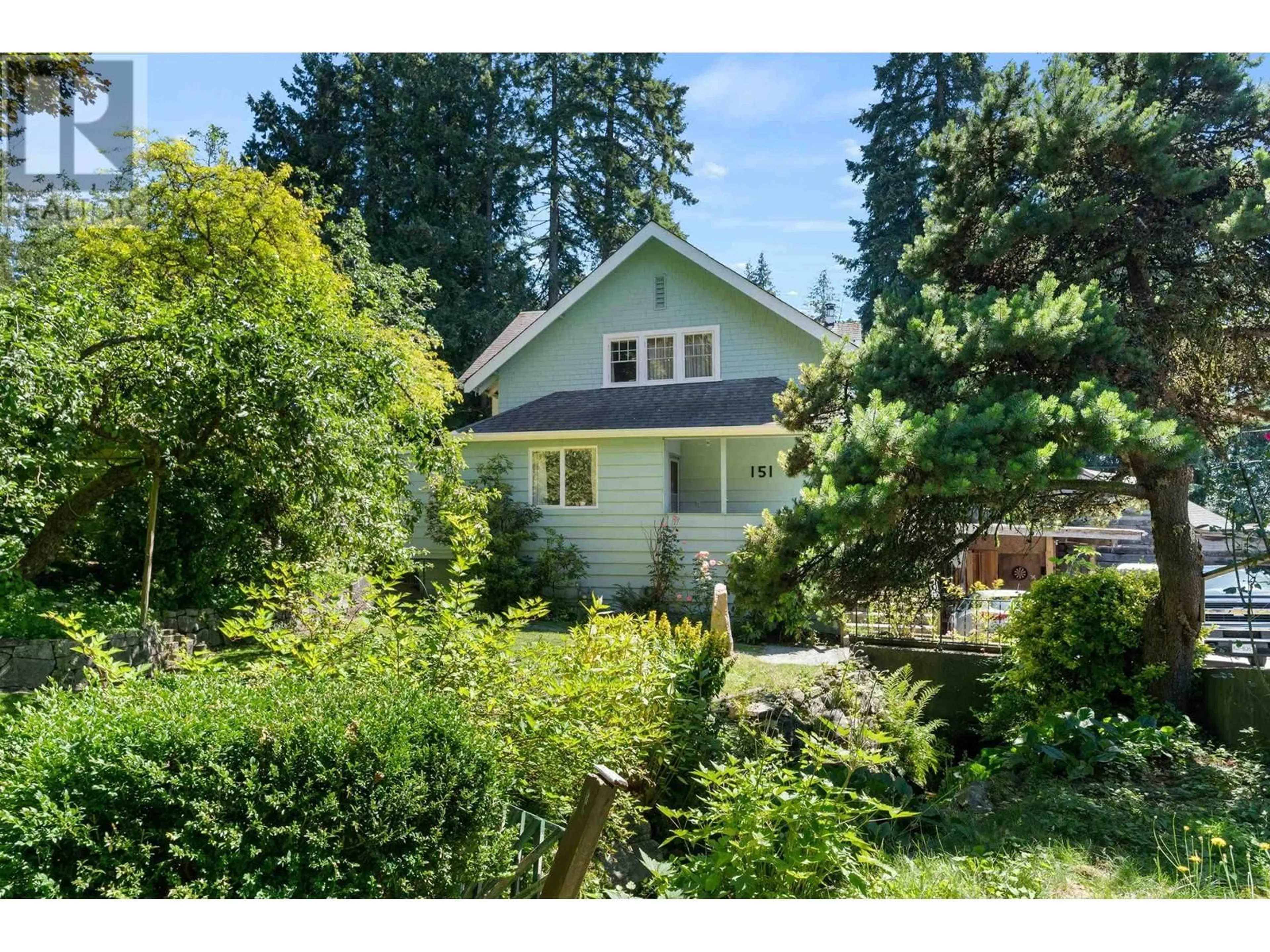 A pic from outside/outdoor area/front of a property/back of a property/a pic from drone, street for 151 KINGS ROAD, North Vancouver British Columbia V7N1H4