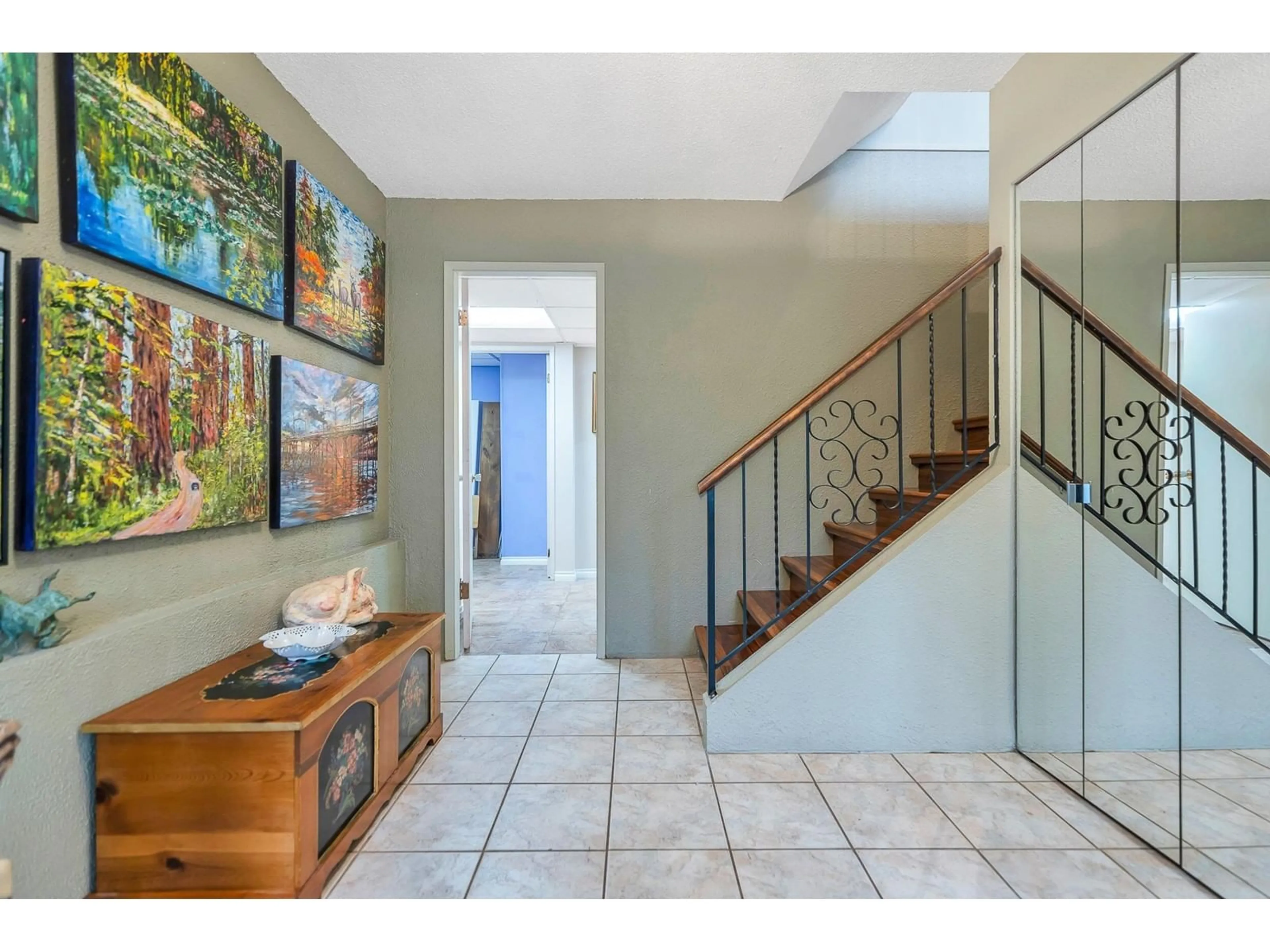 Indoor entryway for 7811 114A, Delta British Columbia V4C5L8