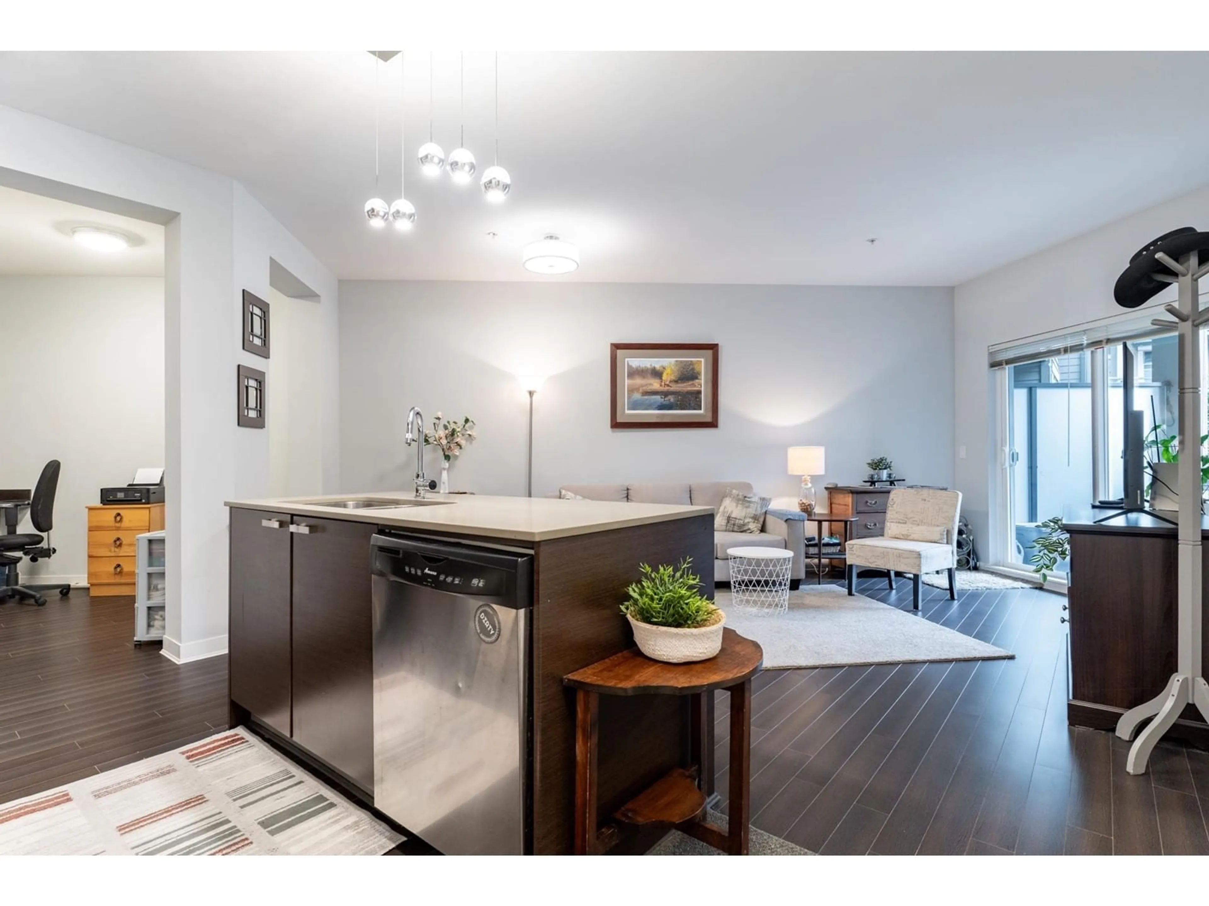 Open concept kitchen, unknown for 267 - 6758 188, Surrey British Columbia V4N6K2