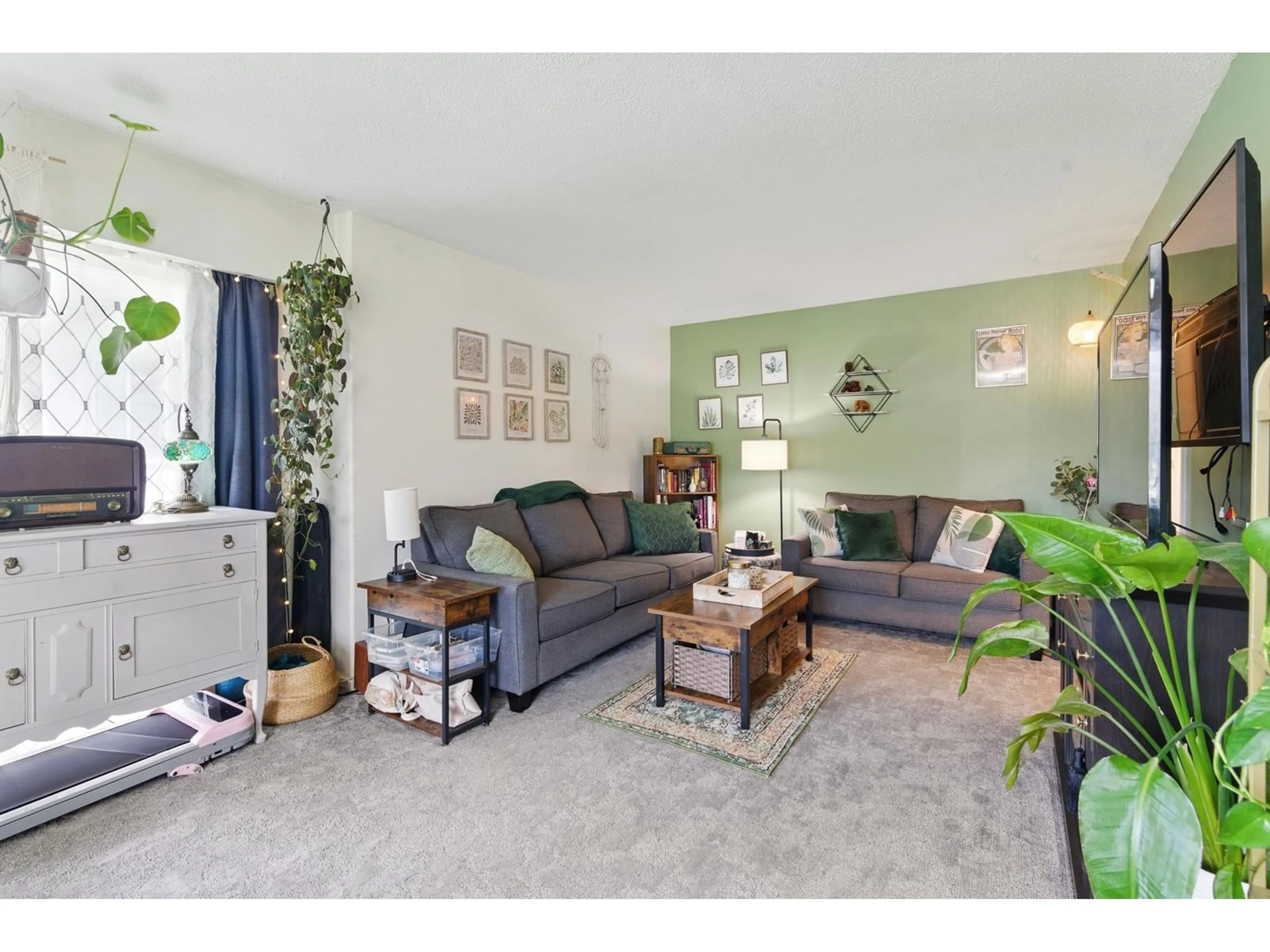 Living room with furniture, unknown for 8687 ELM DRIVE, Chilliwack British Columbia V2P4Y3