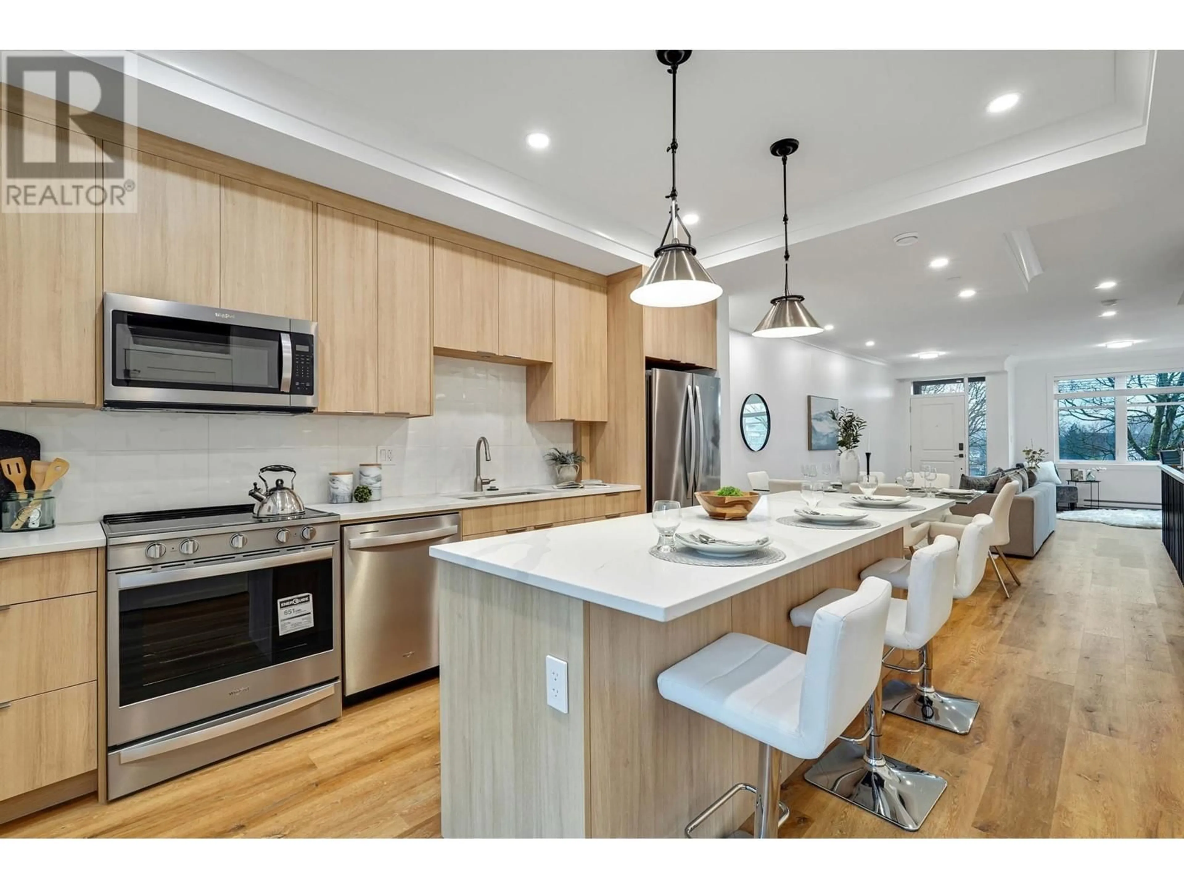 Open concept kitchen, wood/laminate floor for 45 EIGHTH AVENUE, New Westminster British Columbia V3L4J4