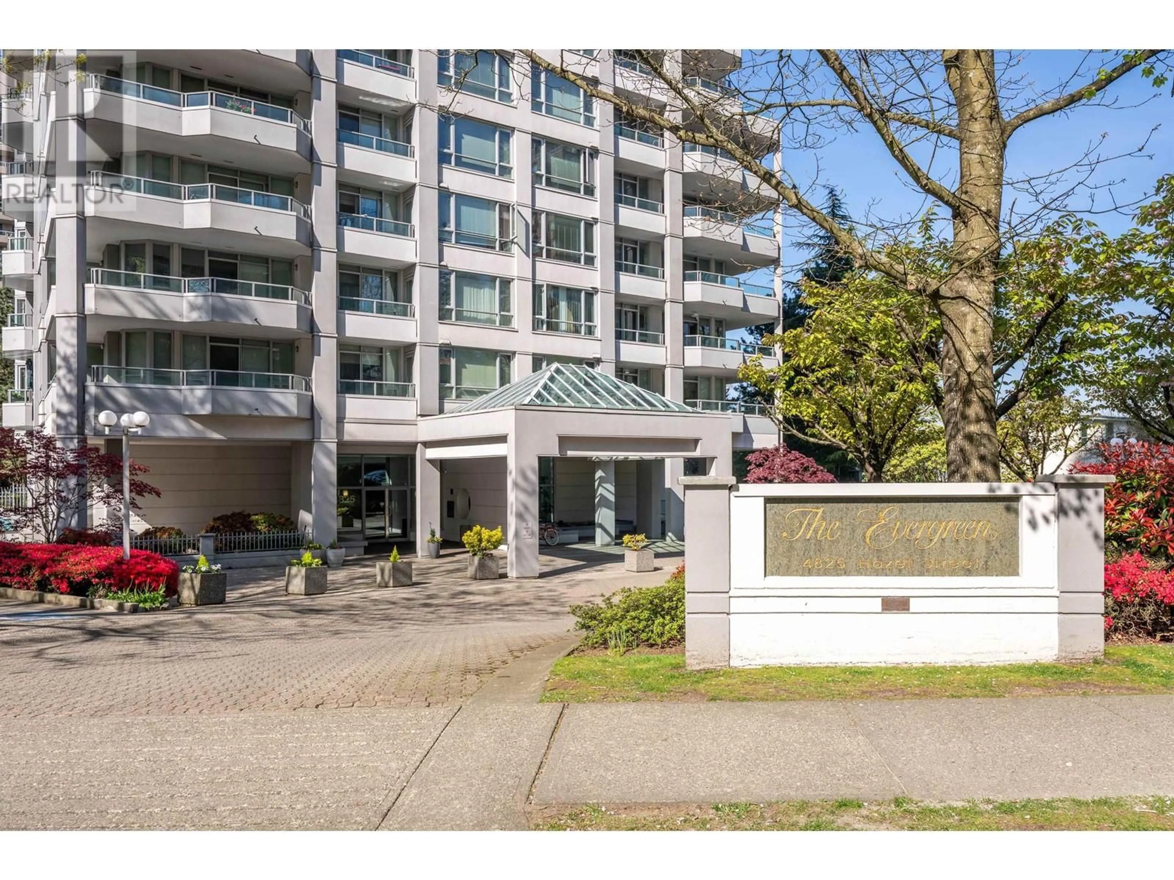 Indoor foyer for 1220 - 4825 HAZEL STREET, Burnaby British Columbia V5H4N4