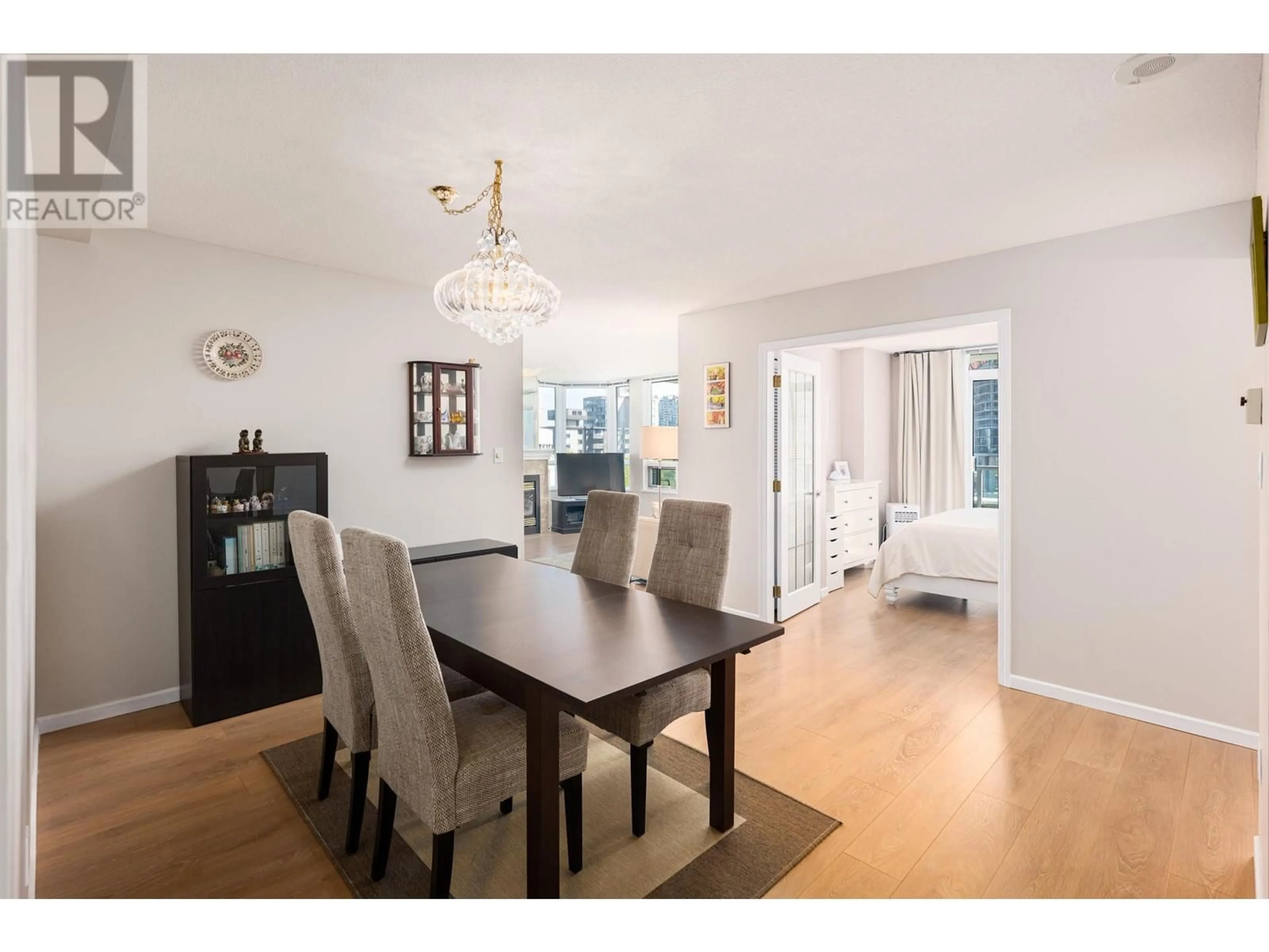 Dining room, wood/laminate floor for 1220 - 4825 HAZEL STREET, Burnaby British Columbia V5H4N4