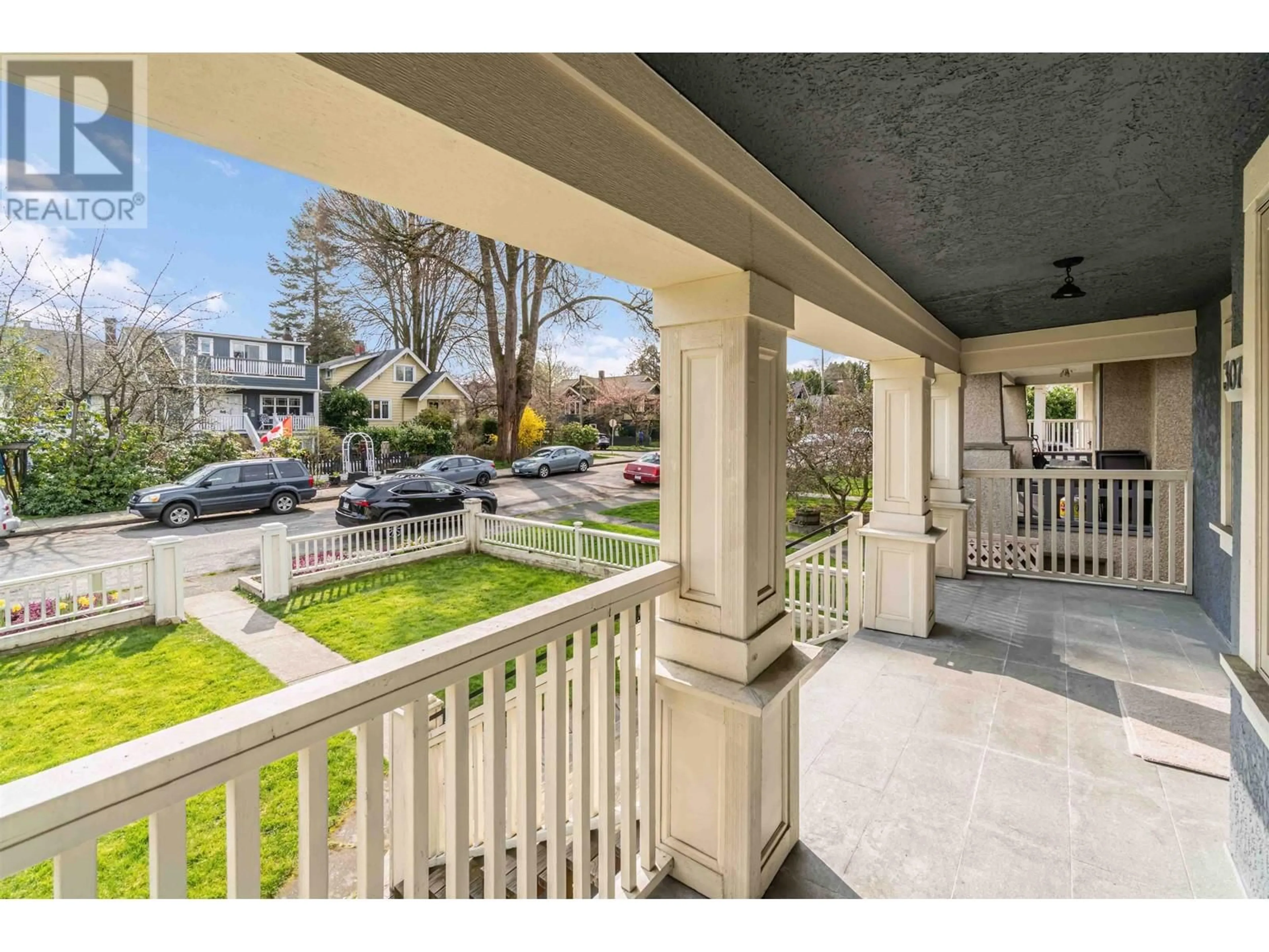 Unknown for 3075 5TH AVENUE, Vancouver British Columbia V6K1T8