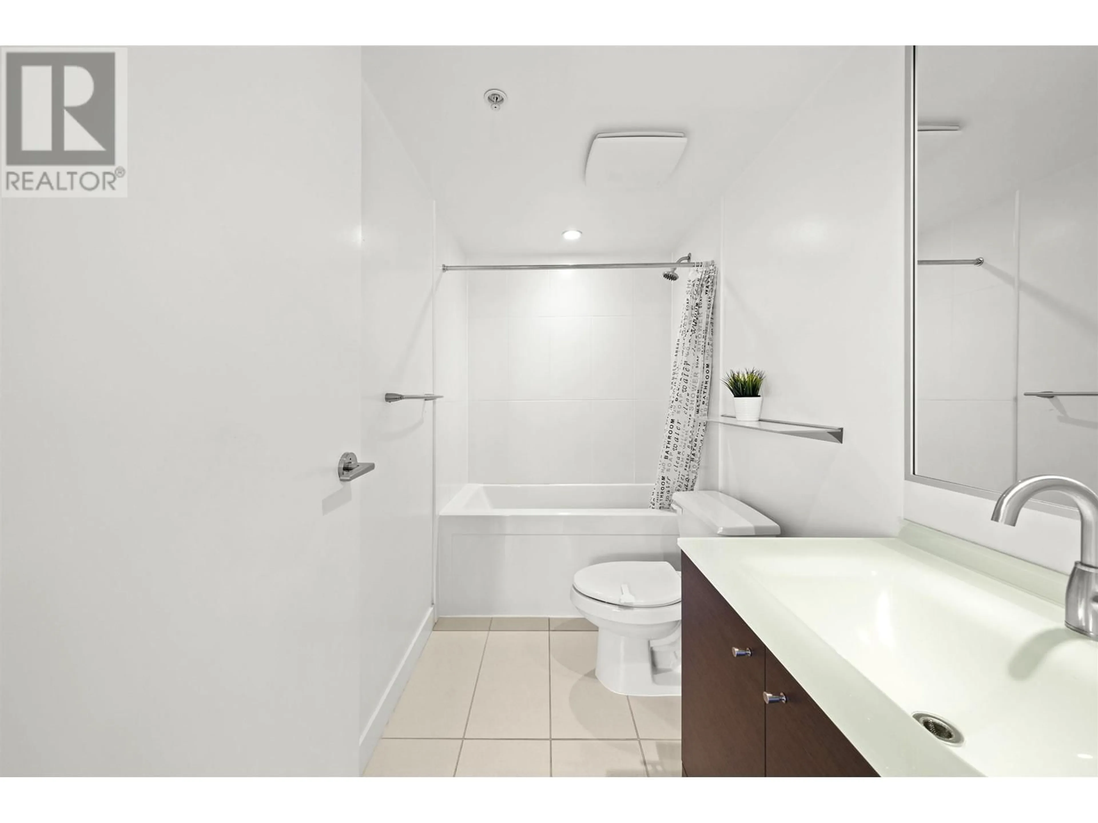 Standard bathroom, ceramic/tile floor for 1702 - 7371 WESTMINSTER HIGHWAY, Richmond British Columbia V6X0B4