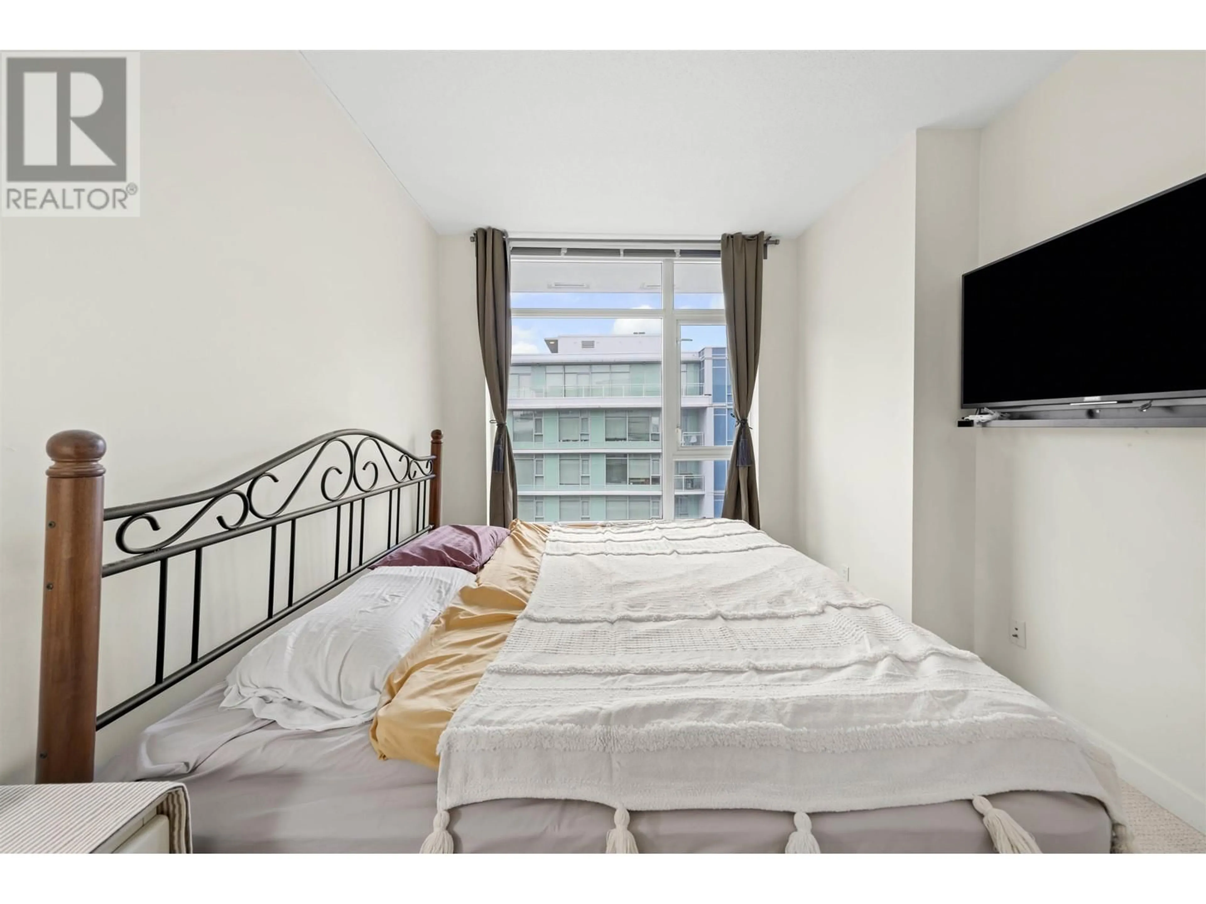 Bedroom with bed, unknown for 1702 - 7371 WESTMINSTER HIGHWAY, Richmond British Columbia V6X0B4