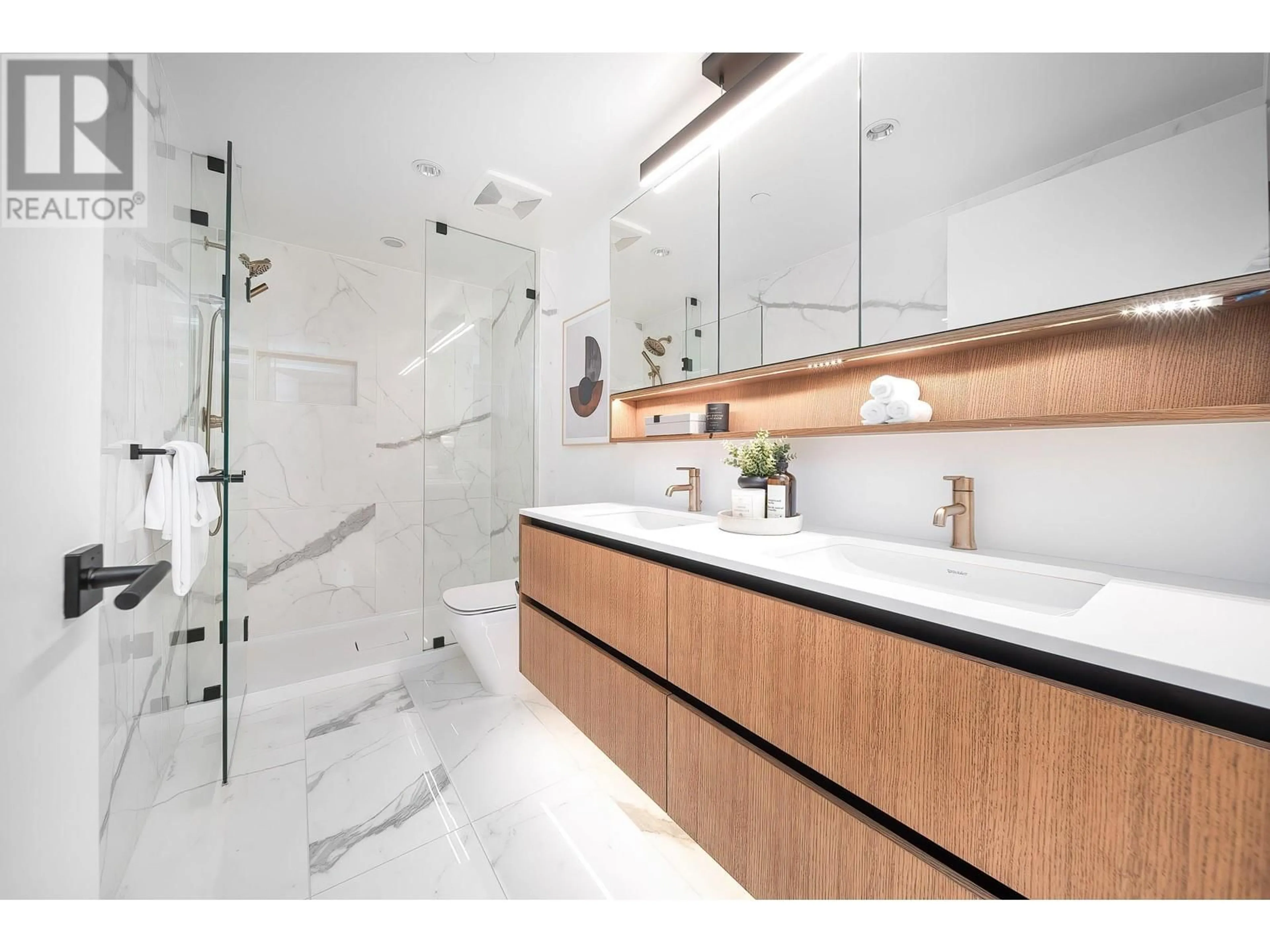 Contemporary bathroom, ceramic/tile floor for 305 - 458 63RD AVENUE, Vancouver British Columbia V5X2J4