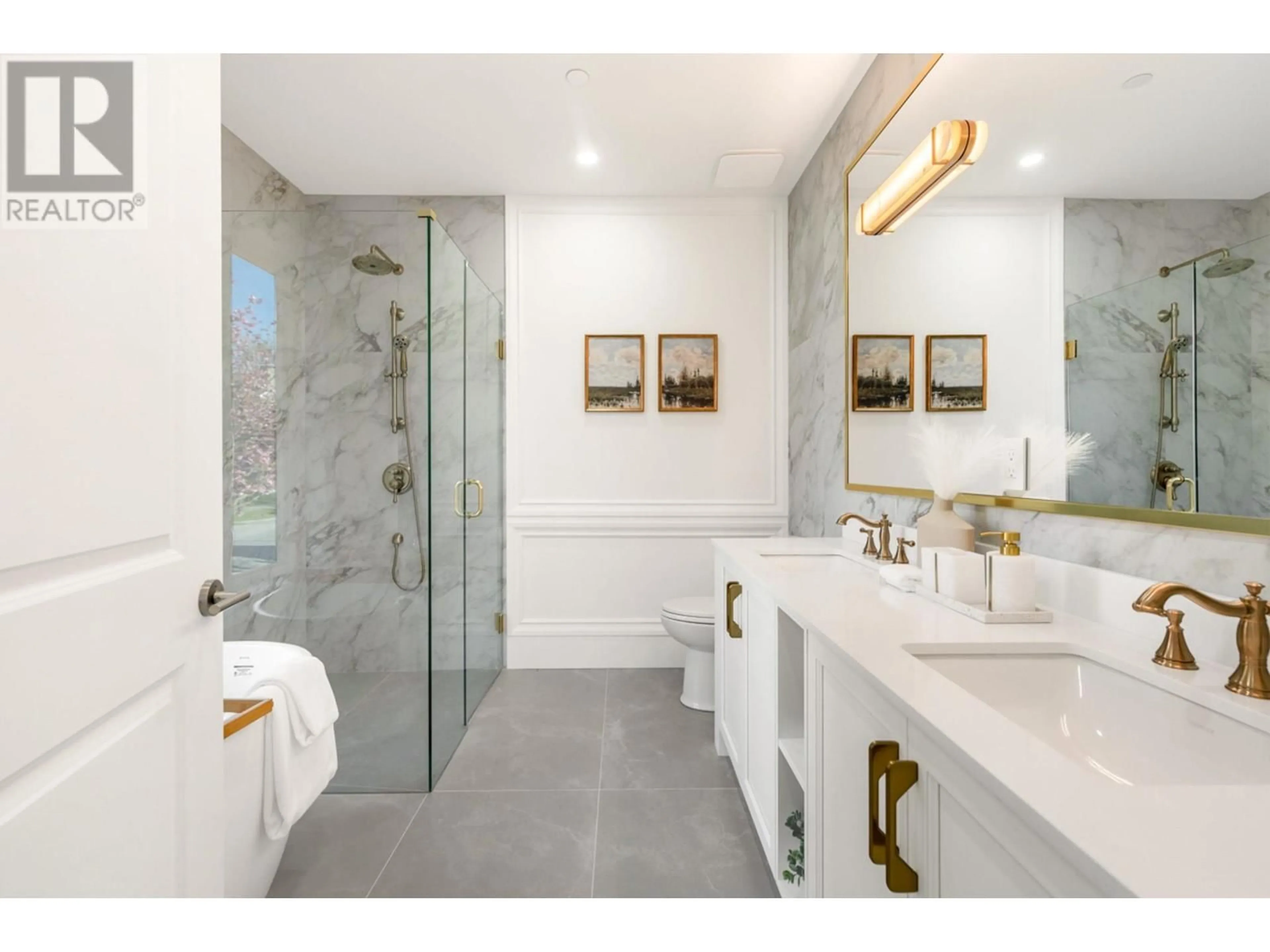Contemporary bathroom, ceramic/tile floor for 4005 35TH AVENUE, Vancouver British Columbia V6N2P4