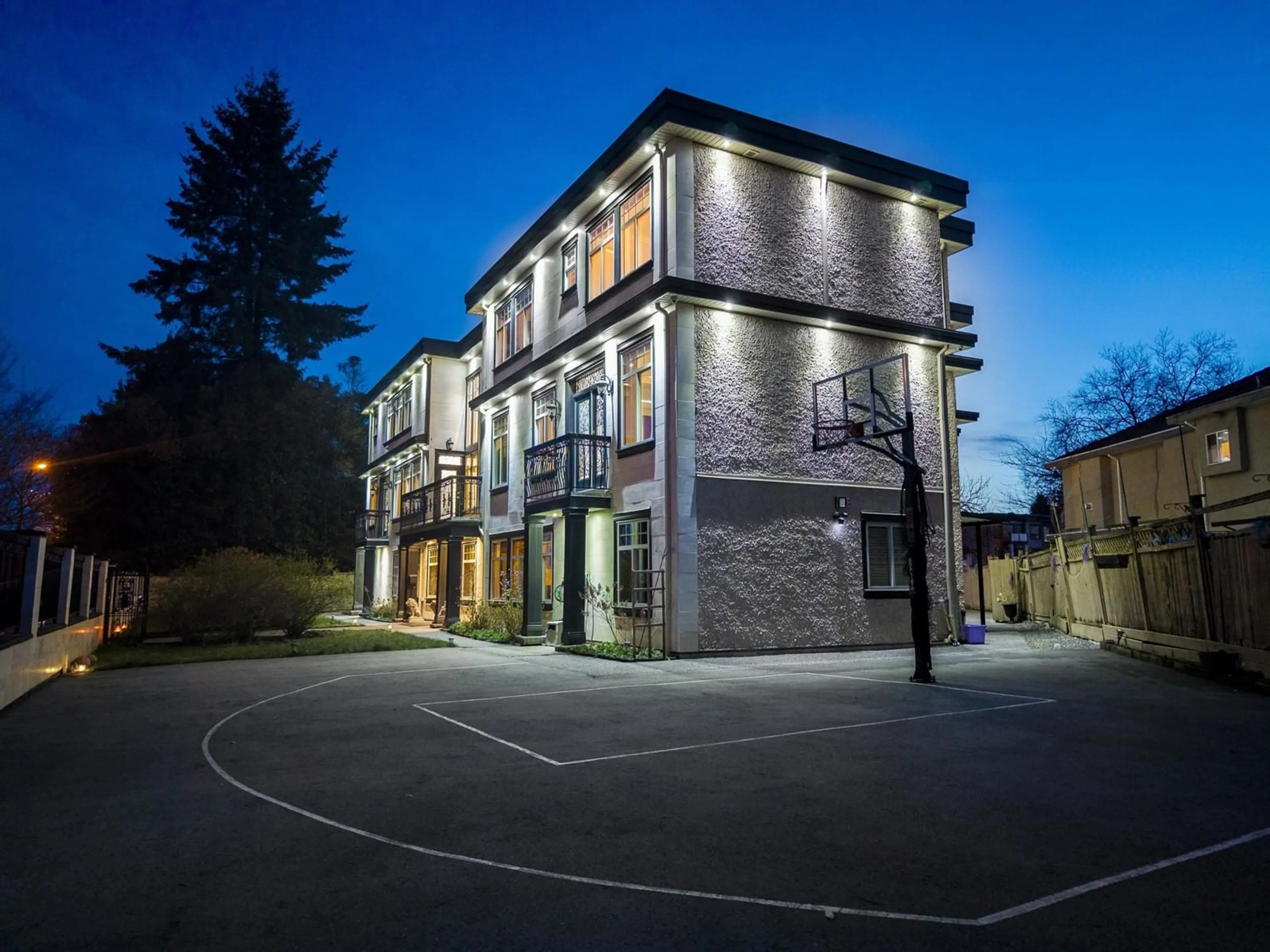Unknown for 12788 ROSS, Surrey British Columbia V3V6E1