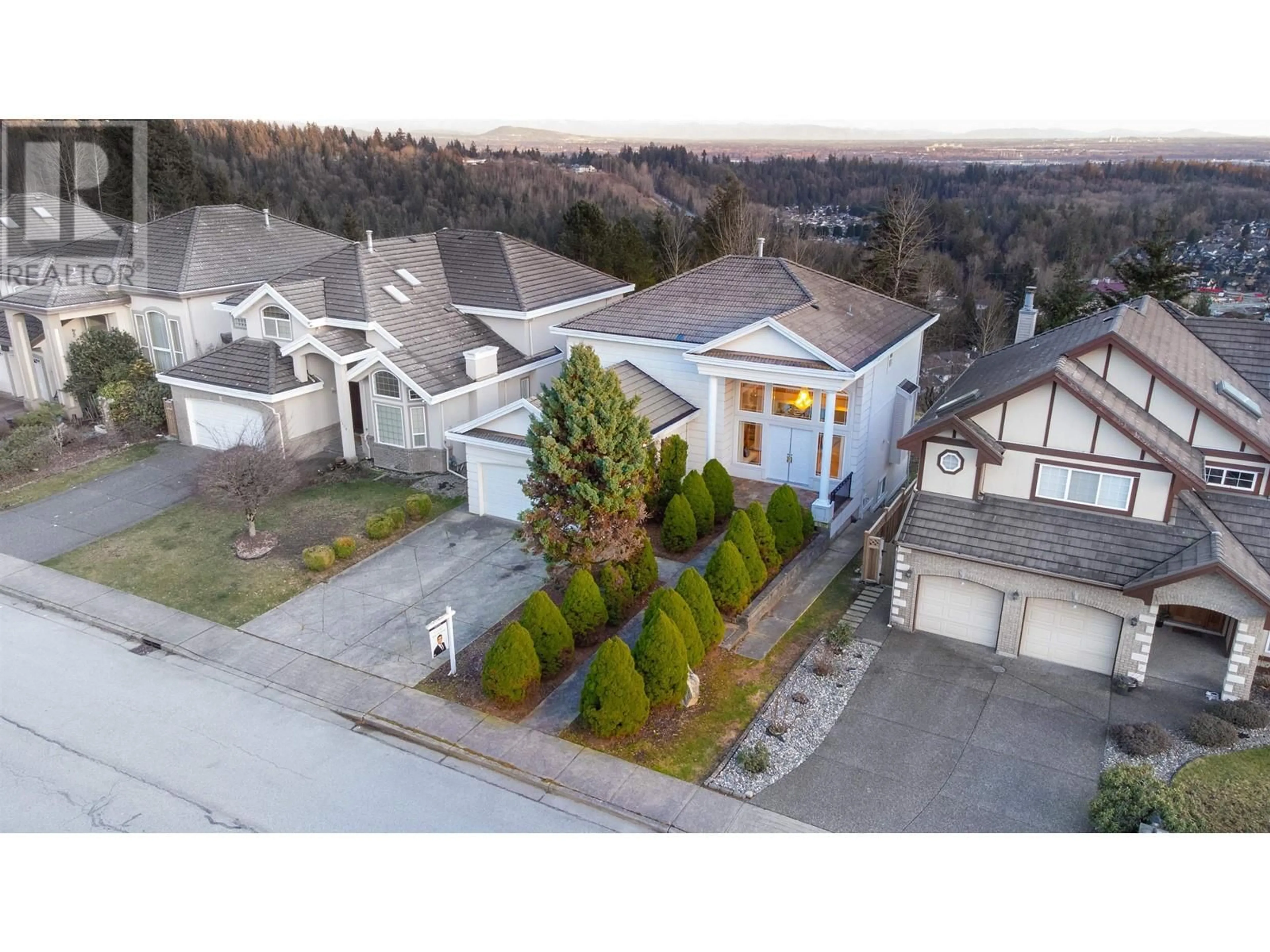 A pic from outside/outdoor area/front of a property/back of a property/a pic from drone, street for 3126 SILVERTHRONE DRIVE, Coquitlam British Columbia V3E3B1