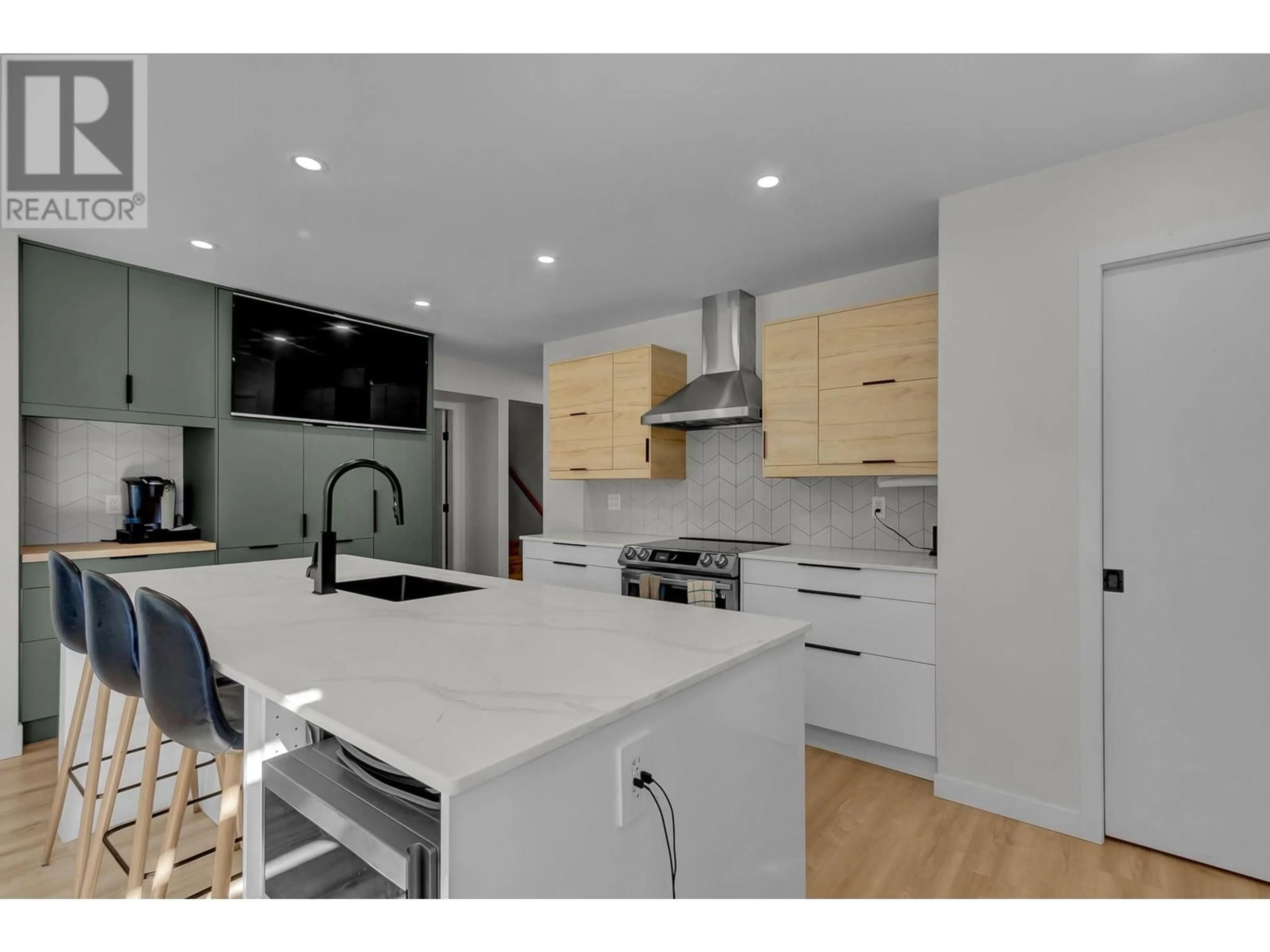 Open concept kitchen, unknown for 155 - 4393 COWART ROAD, Prince George British Columbia V2N0H8