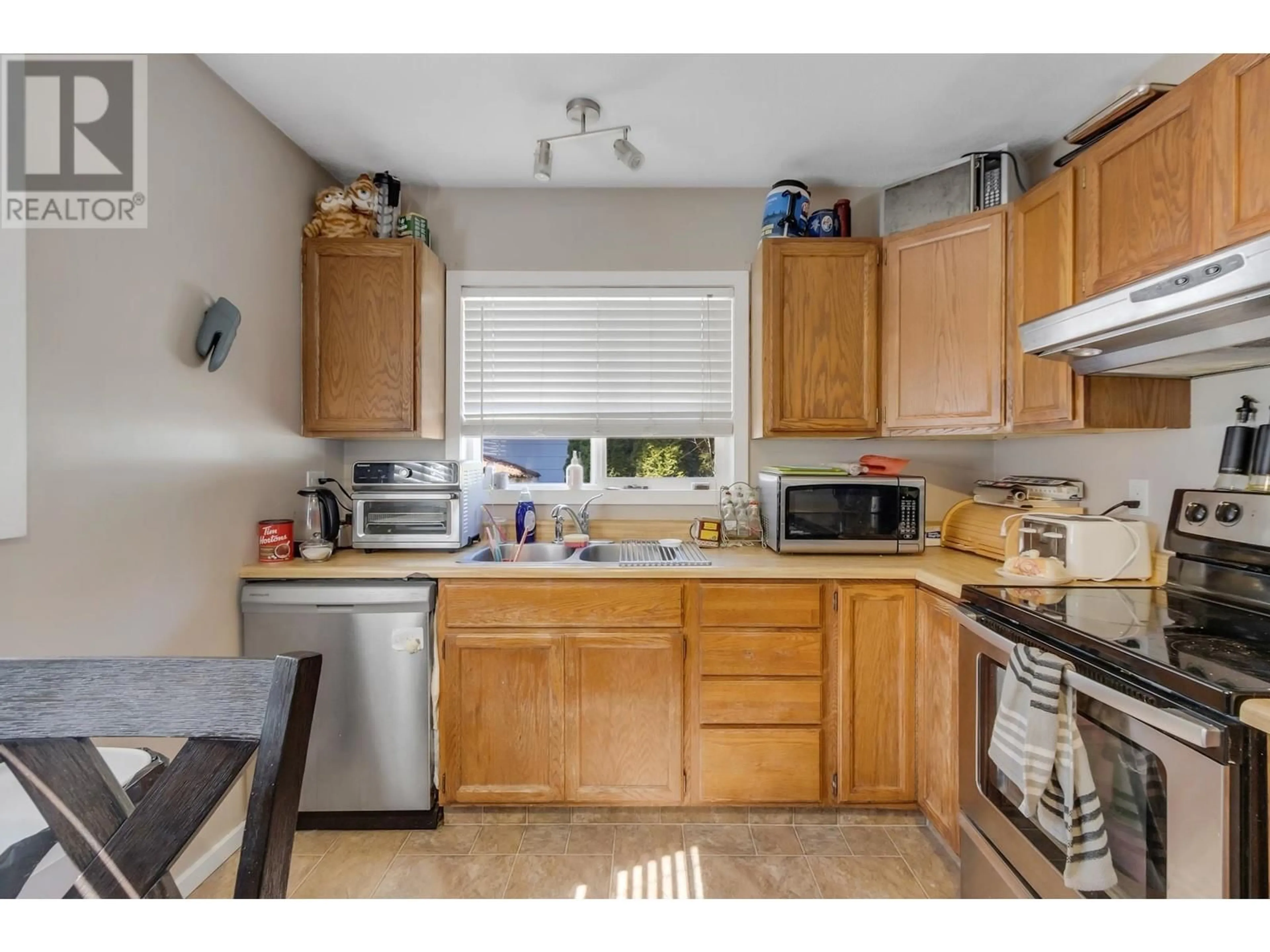 Standard kitchen, unknown for 5977 SIMON FRASER AVENUE, Prince George British Columbia V2N2C7