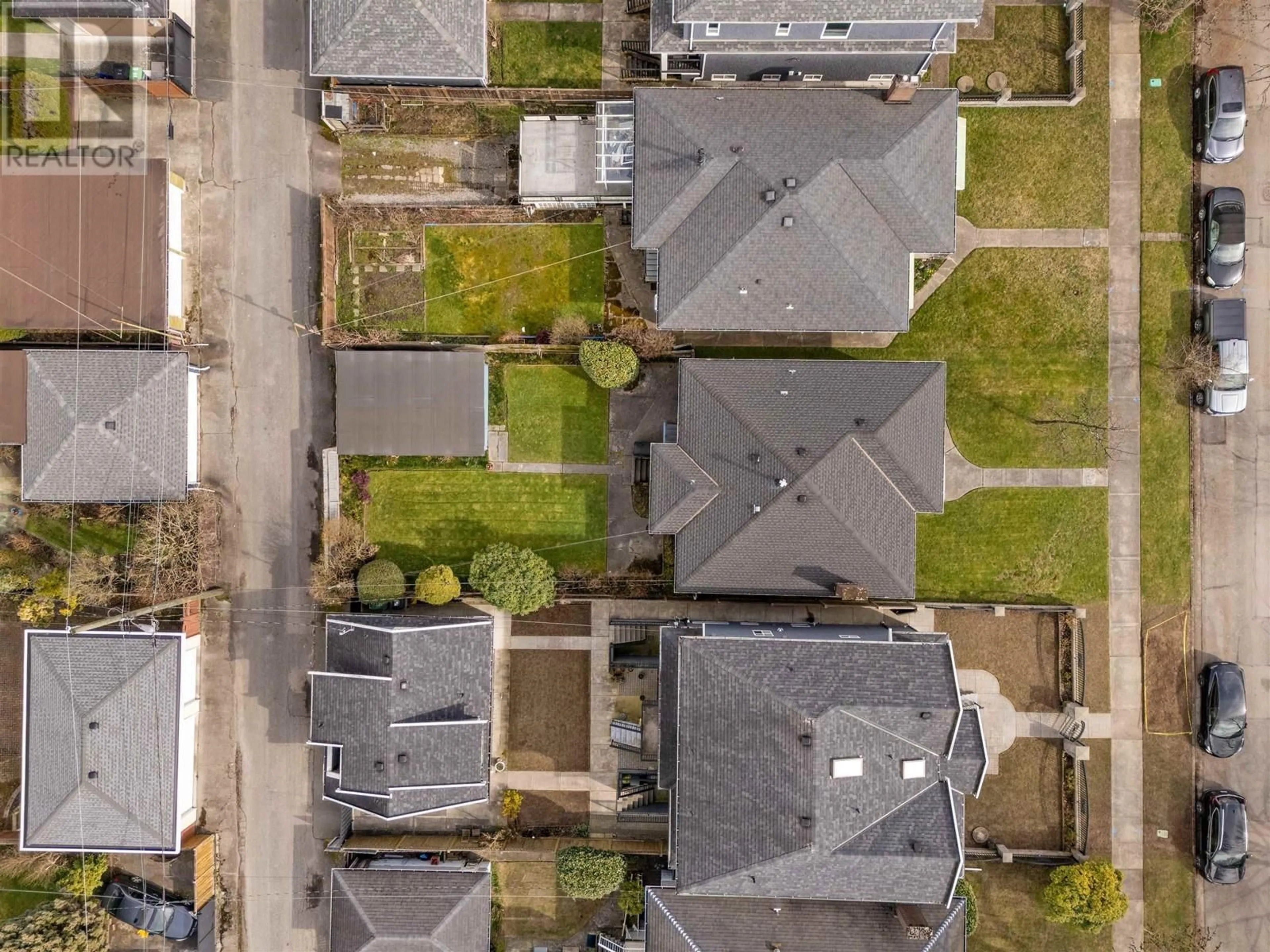A pic from outside/outdoor area/front of a property/back of a property/a pic from drone, street for 3155 52ND AVENUE, Vancouver British Columbia V5S1T7