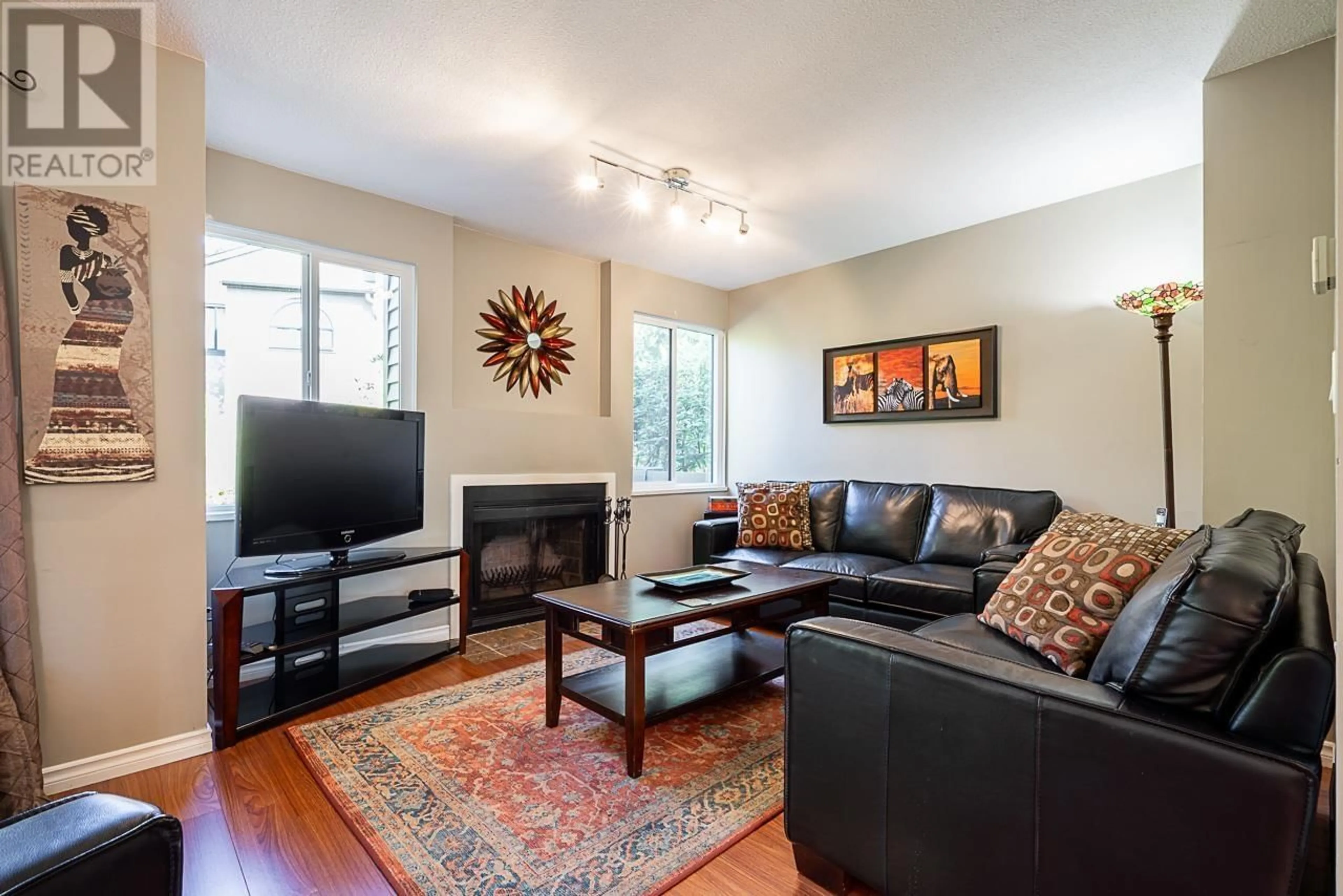 Living room with furniture, unknown for 8569 WILDERNESS COURT, Burnaby British Columbia V5A4B2
