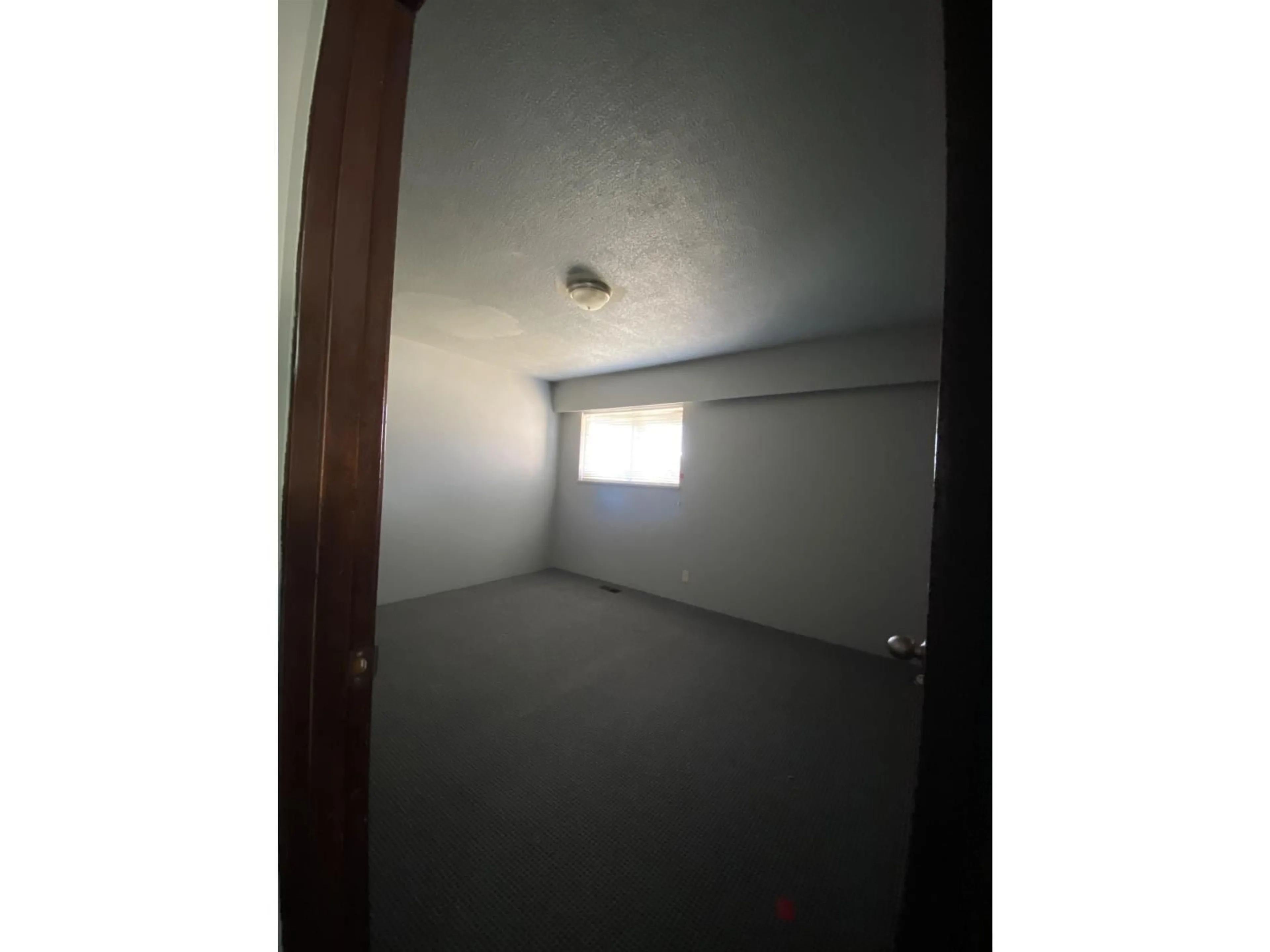 A pic of a room for 15855 VINE AVENUE, White Rock British Columbia V4B2T5