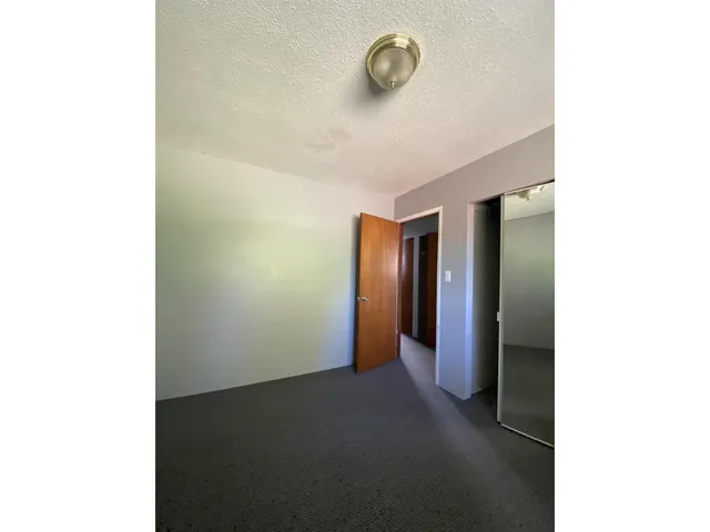 15855 VINE AVENUE, White Rock 5