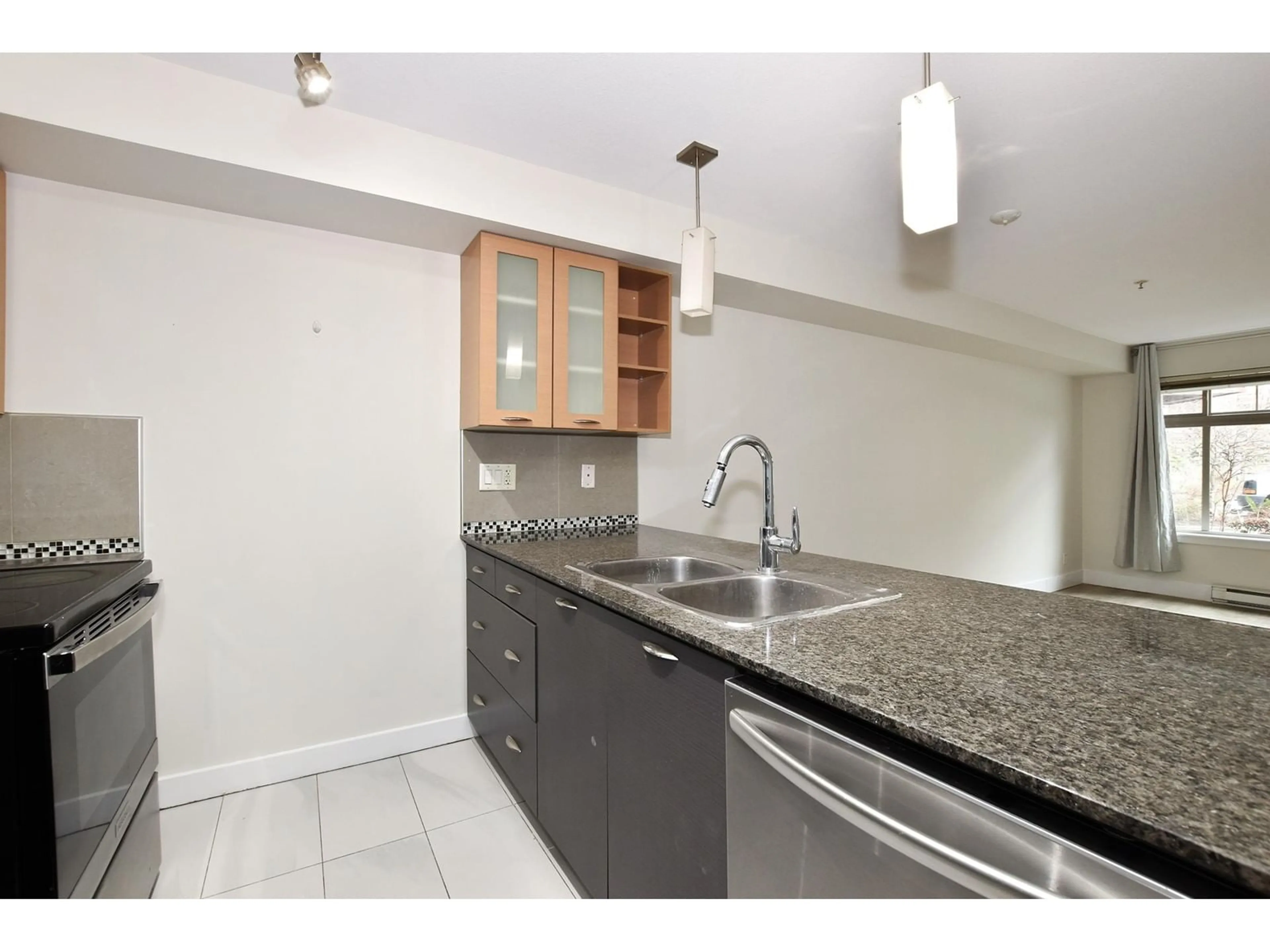 Standard kitchen, unknown for 134 - 2233 MCKENZIE, Abbotsford British Columbia V2S4A1